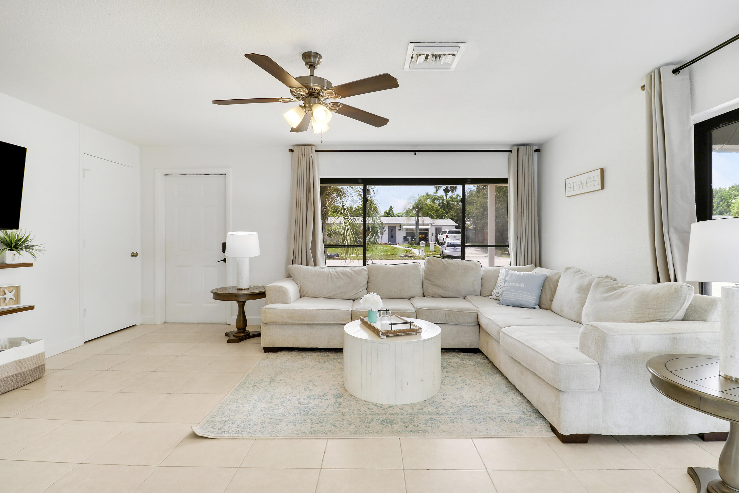 3539 Everglades Road — Photo 3