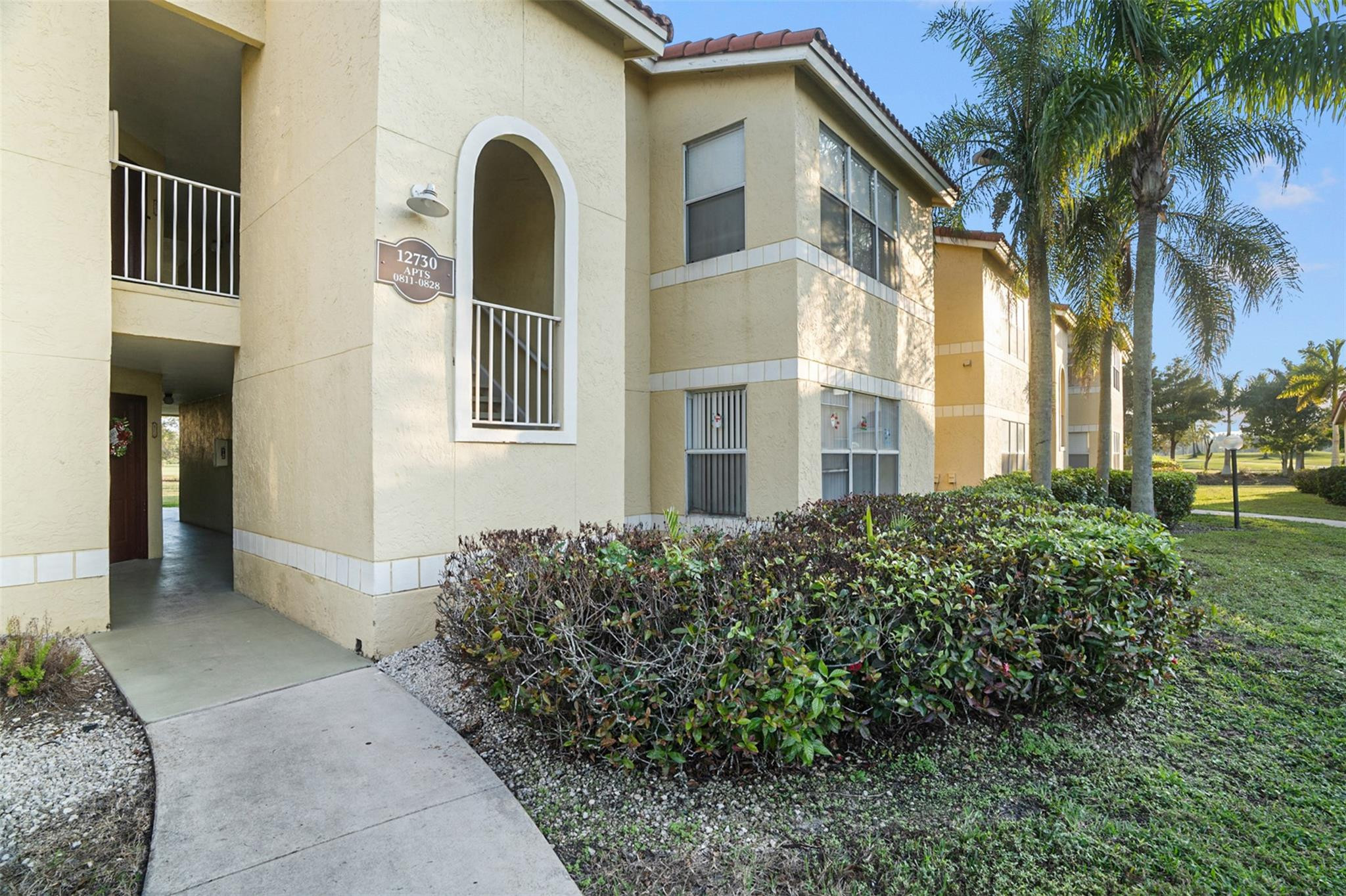 12730 VISTA ISLES Drive # 821 — Photo 2