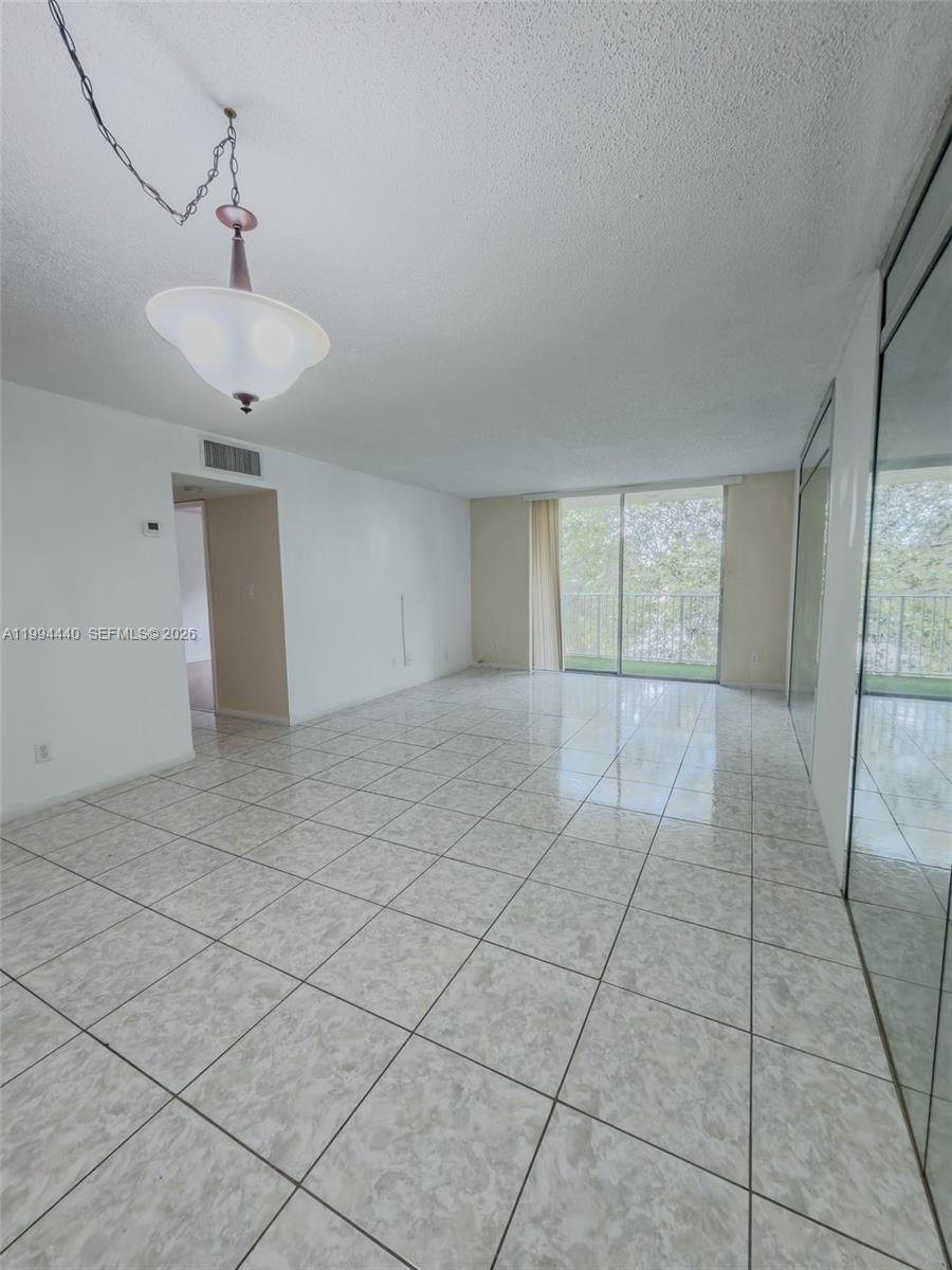 8411 NW 8th St # 301, Miami FL 33126