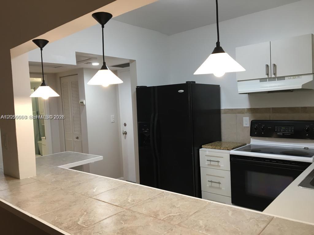 259 S Cypress Rd # 527 — Photo 2