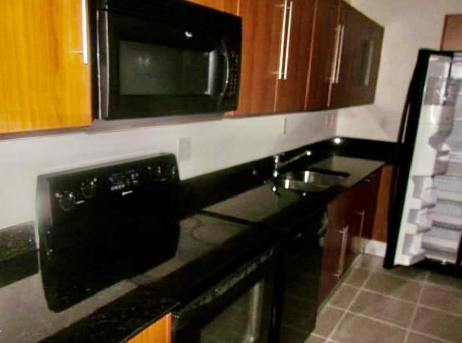 3001 S Ocean Drive — Photo 4