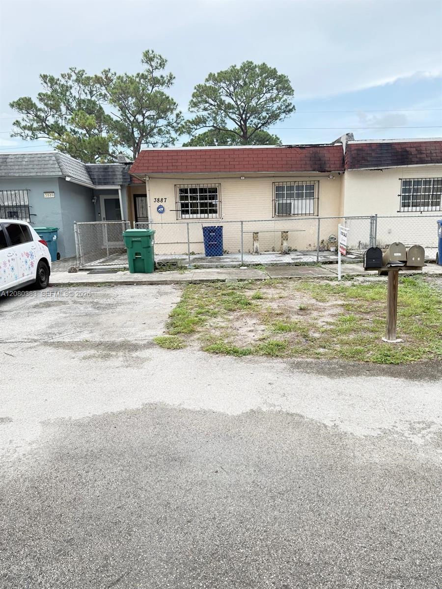 3887 NW 207th St Rd, Miami Gardens FL 33055