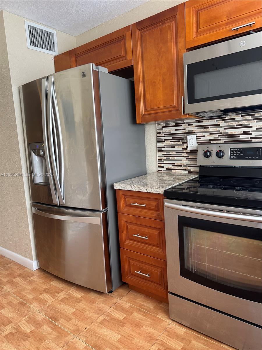4046 NW 19th St # 206 — Photo 5