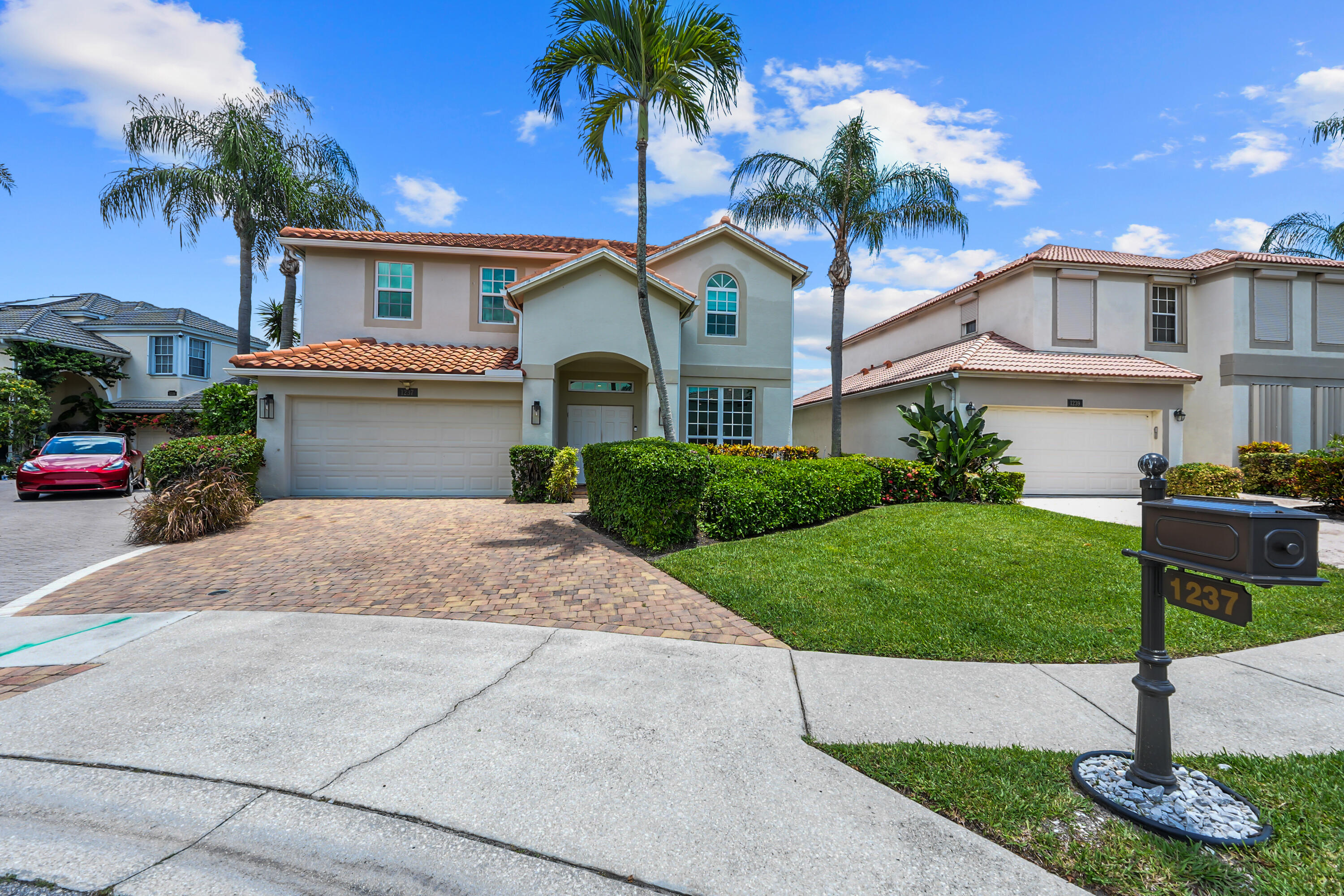 1237 Avondale Lane, West Palm Beach FL 33409