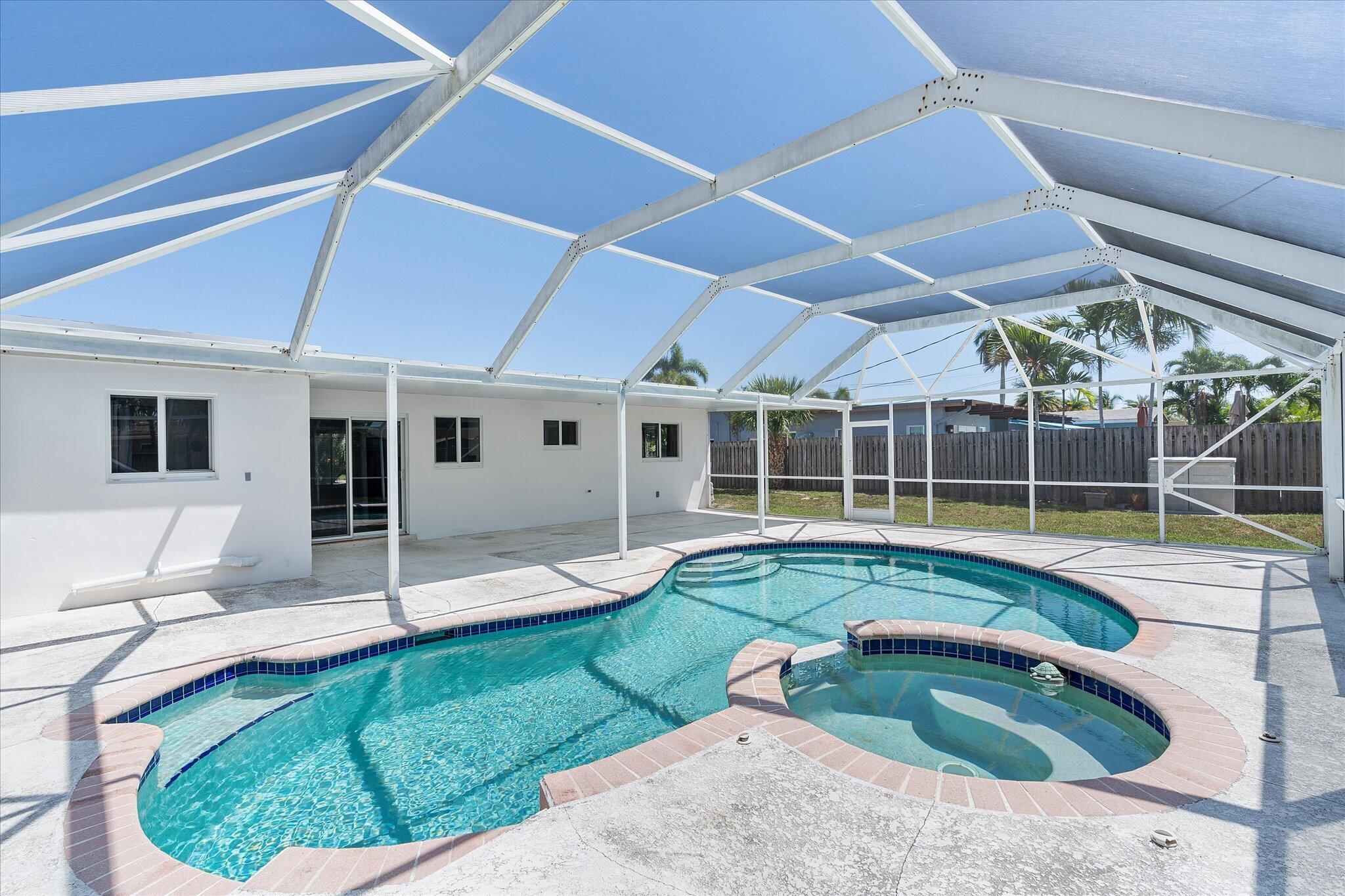 1400 NE 42nd Court — Photo 3