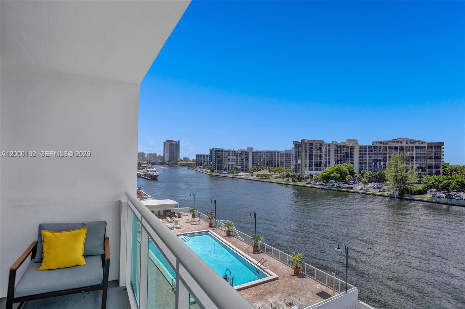3000 S Ocean Dr — Photo 2