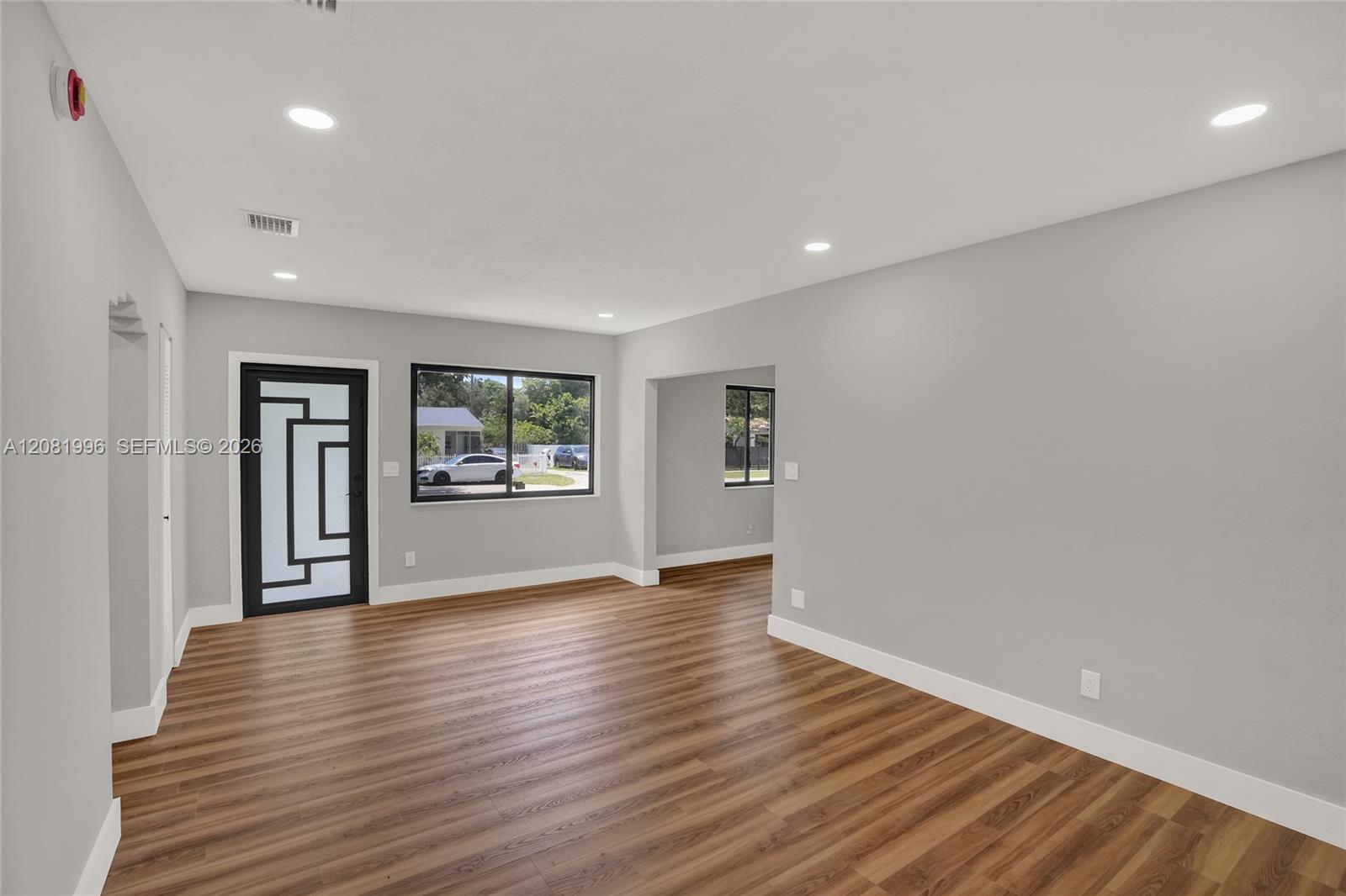 555 NW 124th St — Photo 3