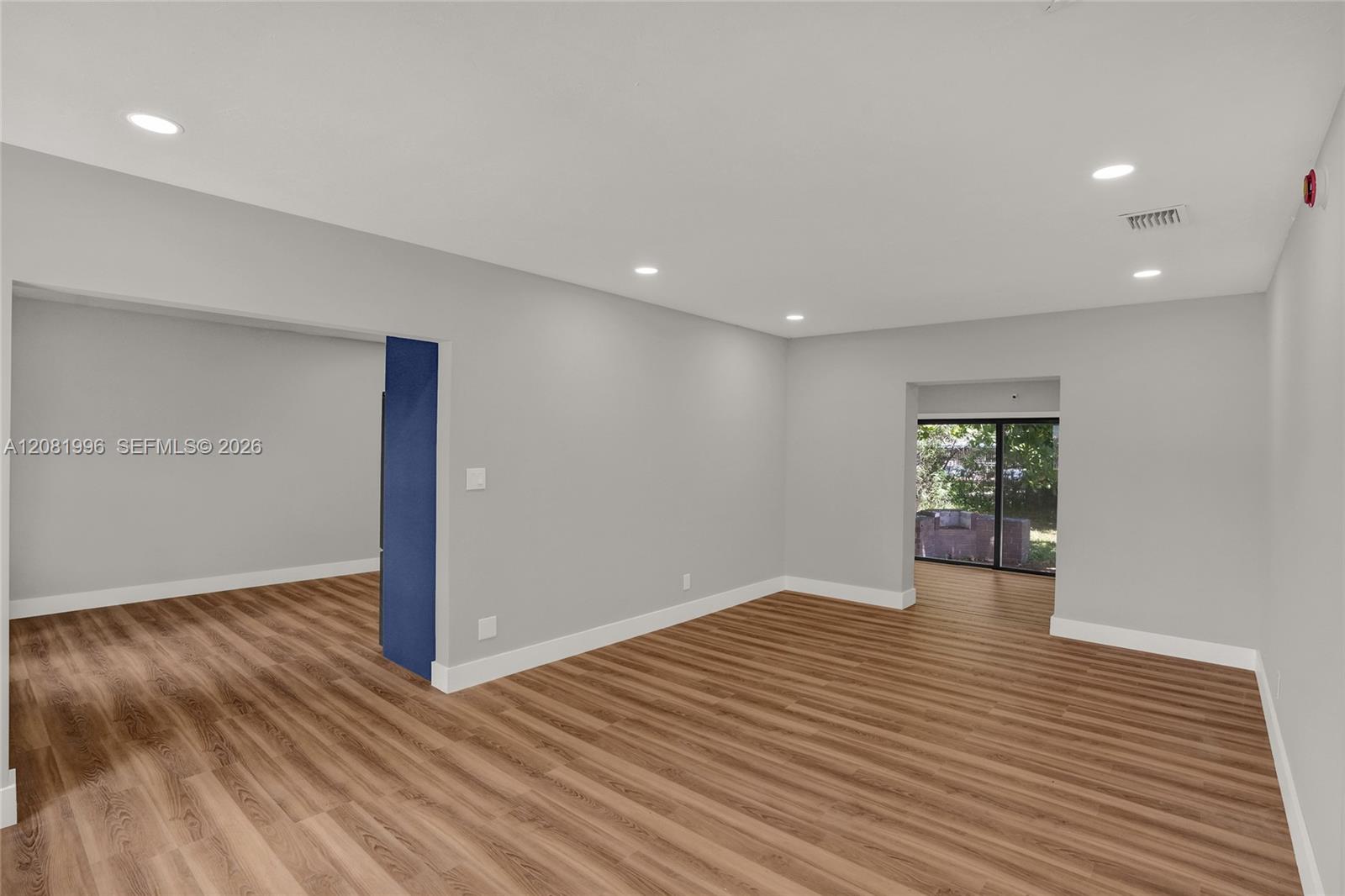 555 NW 124th St — Photo 4