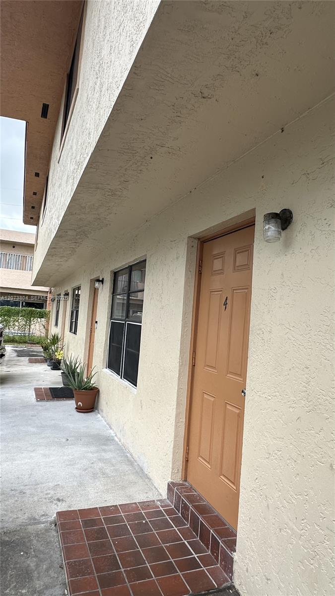408 NE 18th Ave # 4, Homestead FL 33033