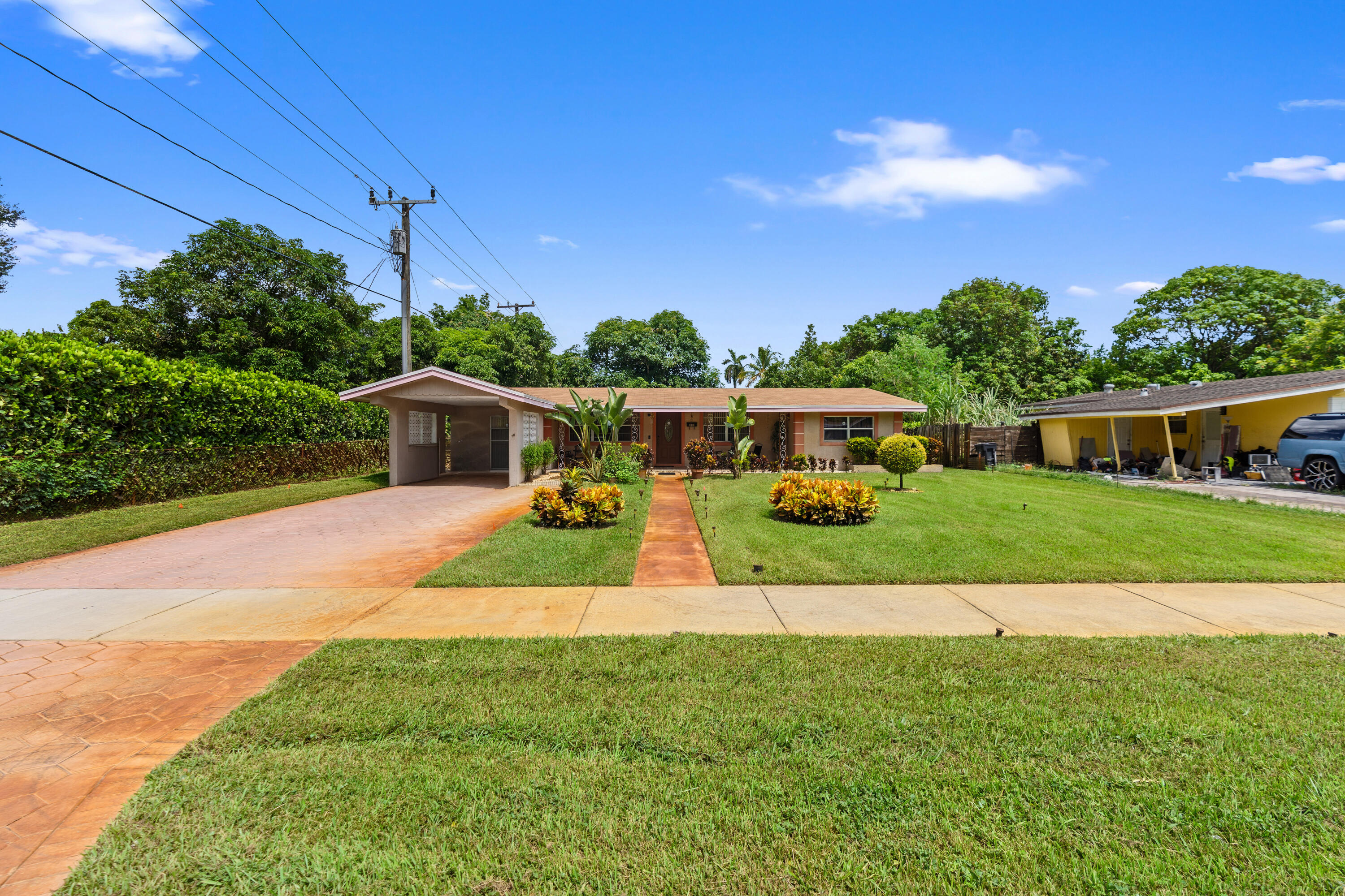 316 NW 44th Avenue, Plantation FL 33317
