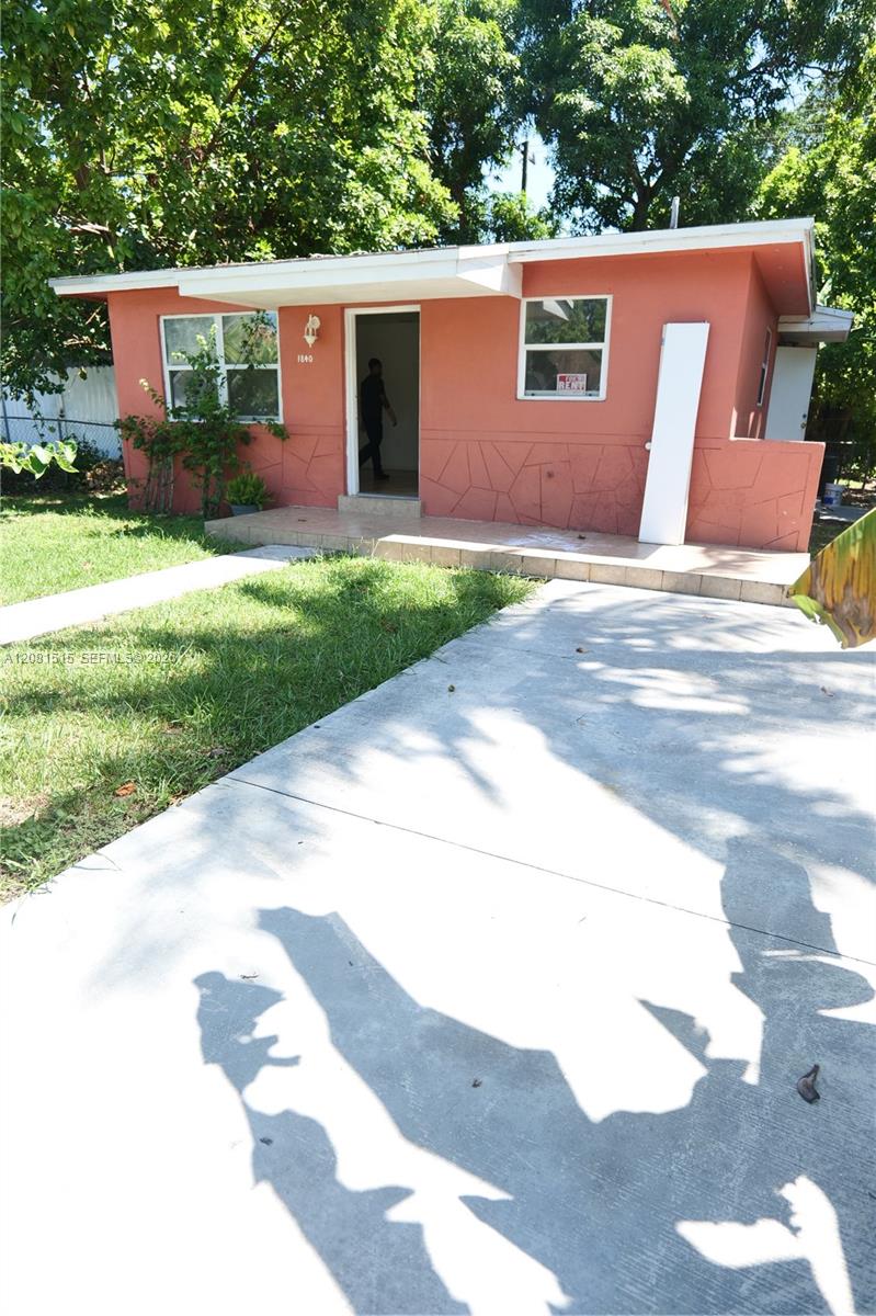 1840 NW 112th St — Photo 2