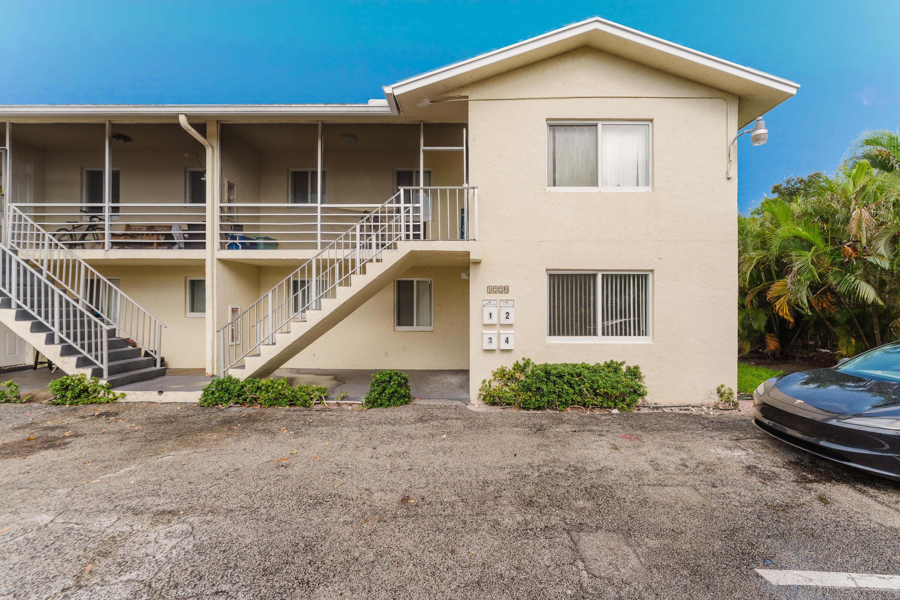 1220 NW 16th Avenue — Photo 2