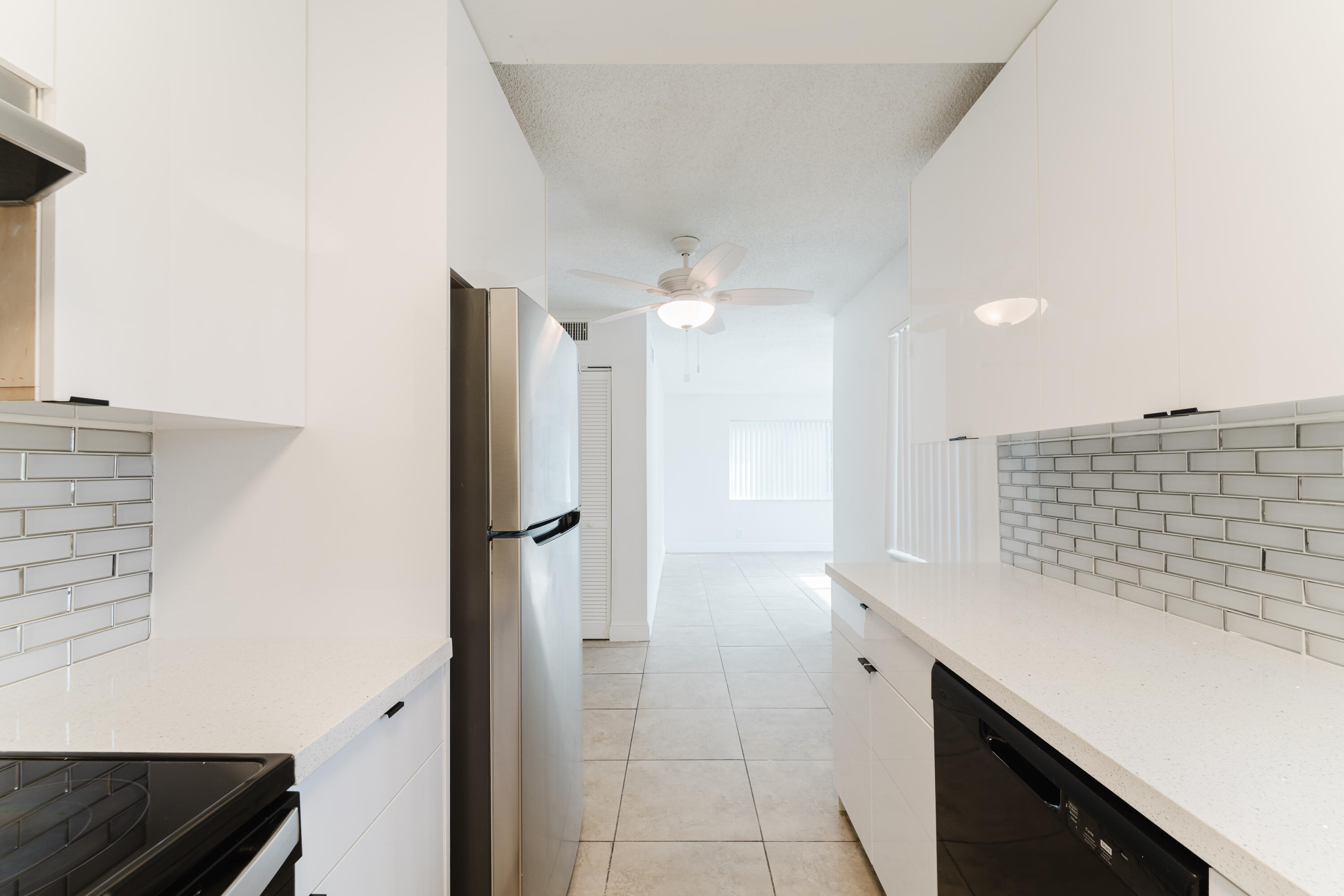 1220 NW 16th Avenue — Photo 4