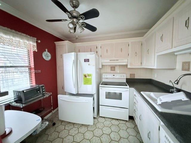 2841 Somerset Dr # 305 — Photo 3