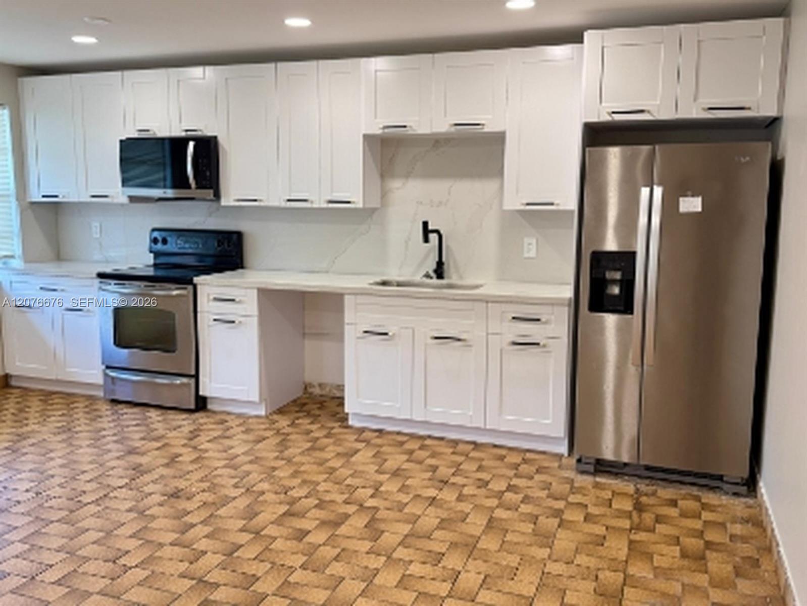 4088 SW 51st St # C — Photo 5