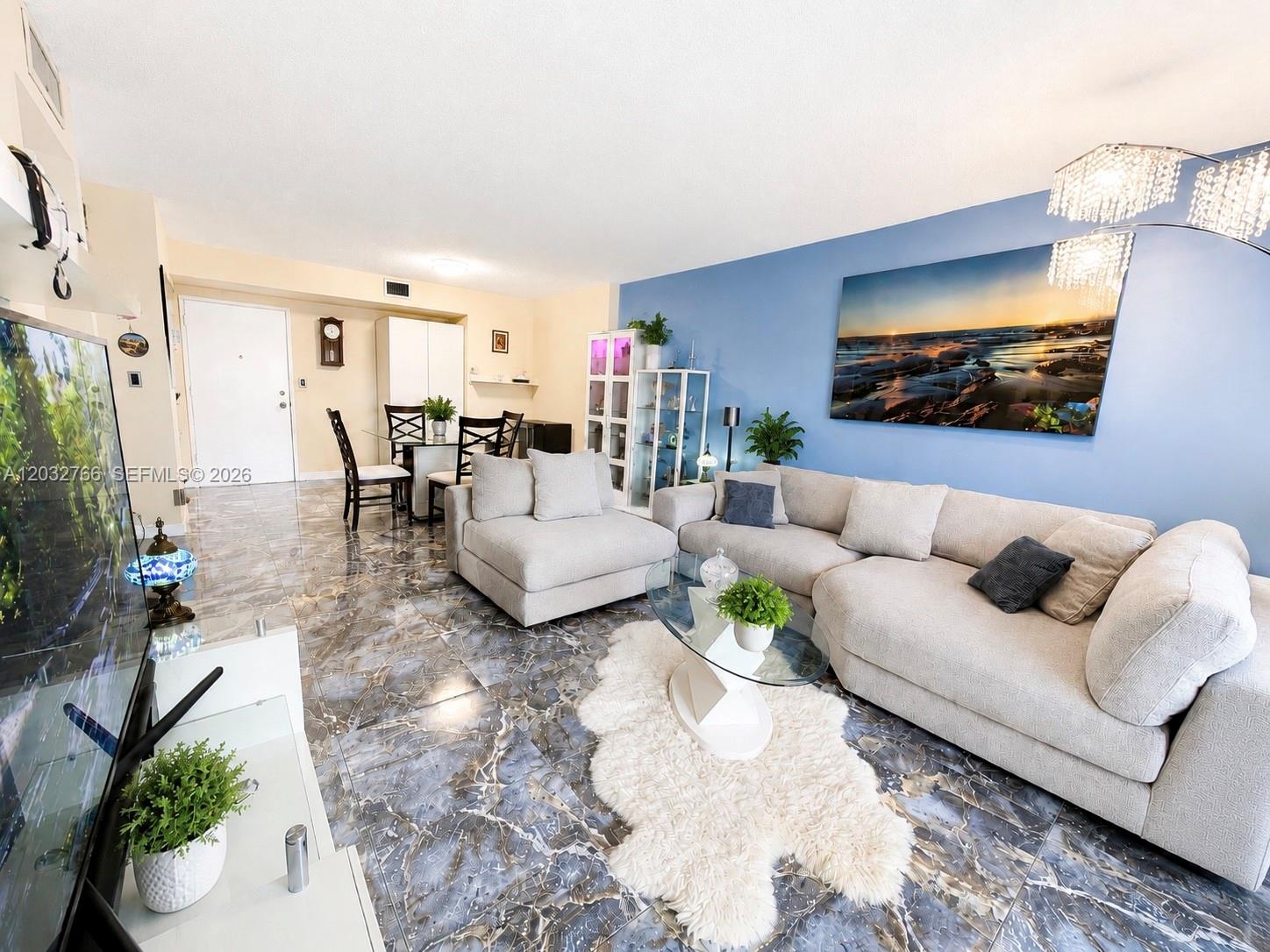 4200 Hillcrest Dr # 403, Hollywood FL 33021