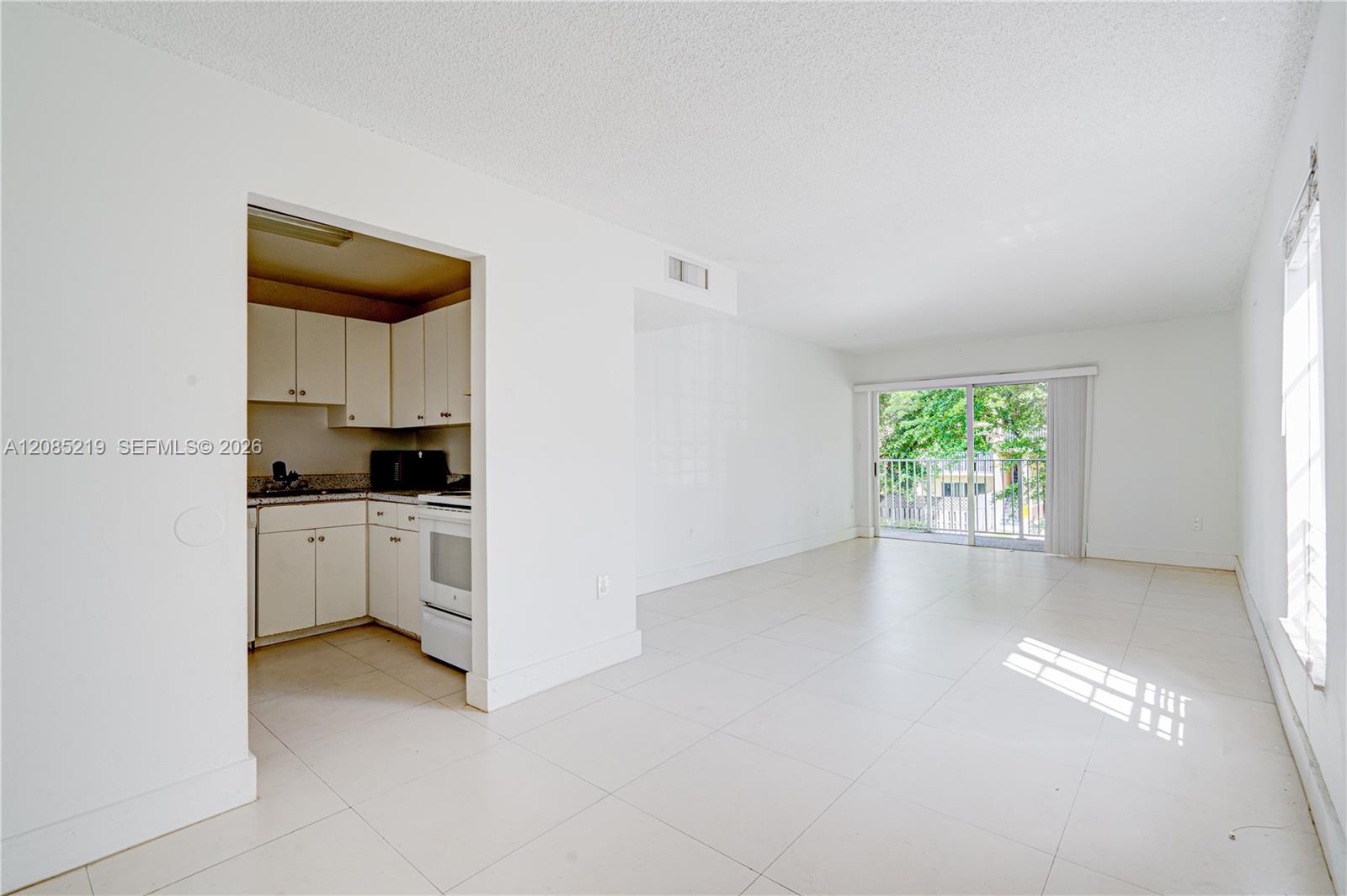5102 NW 79th Ave # 206 — Photo 3