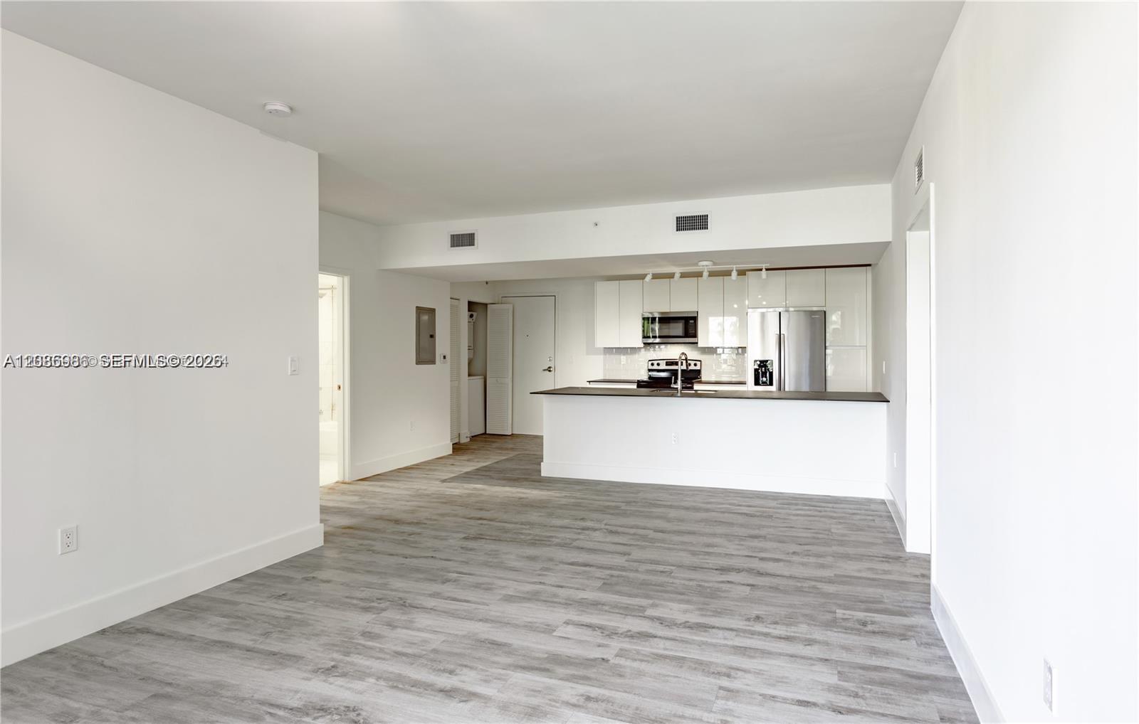 4400 Sunrise Blvd # A — Photo 3