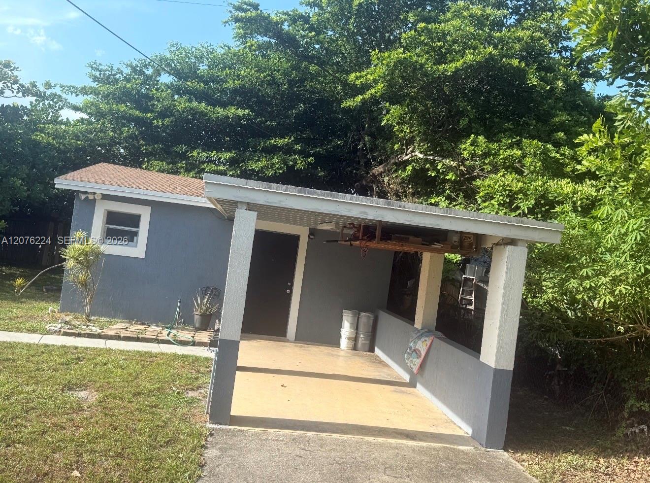 607 NW 42nd St — Photo 2