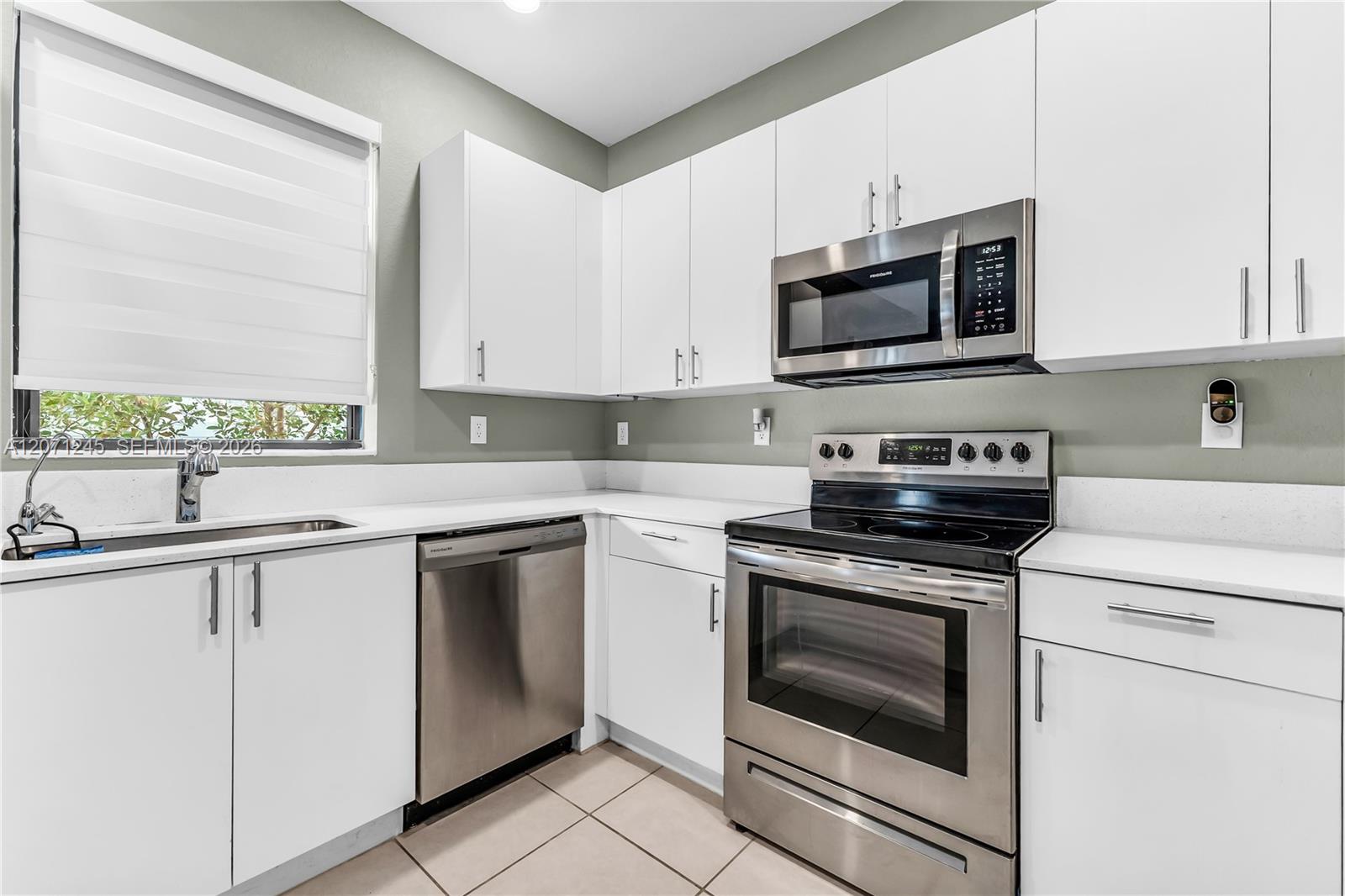 20397 NW 6th Pl — Photo 3