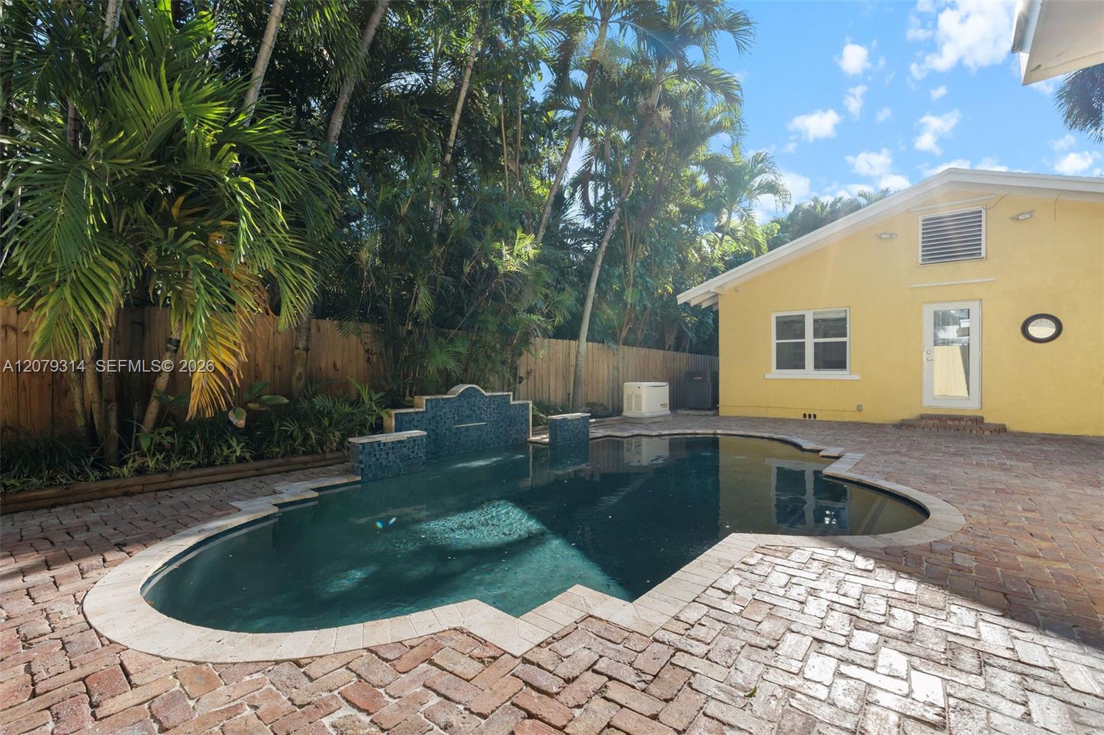 2465 Inagua Ave — Photo 4