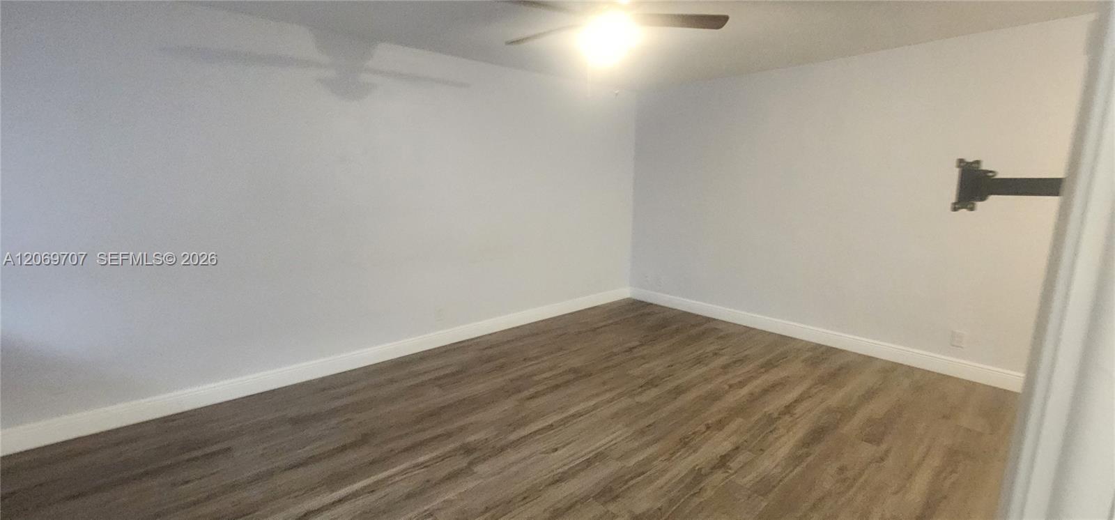 1555 N 12th Ct # 8B — Photo 4