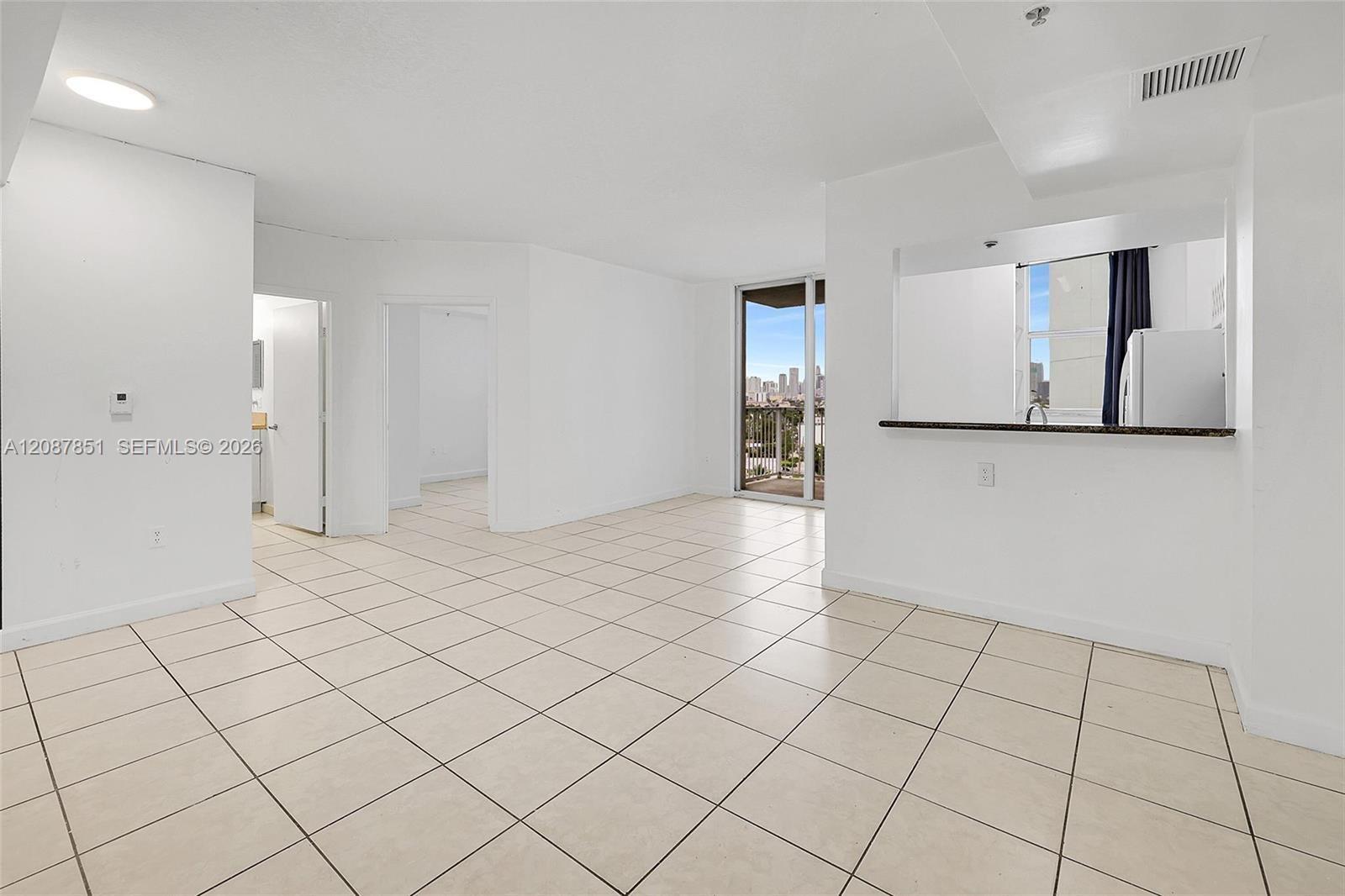 1 Glen Royal Pkwy # 1010 — Photo 2