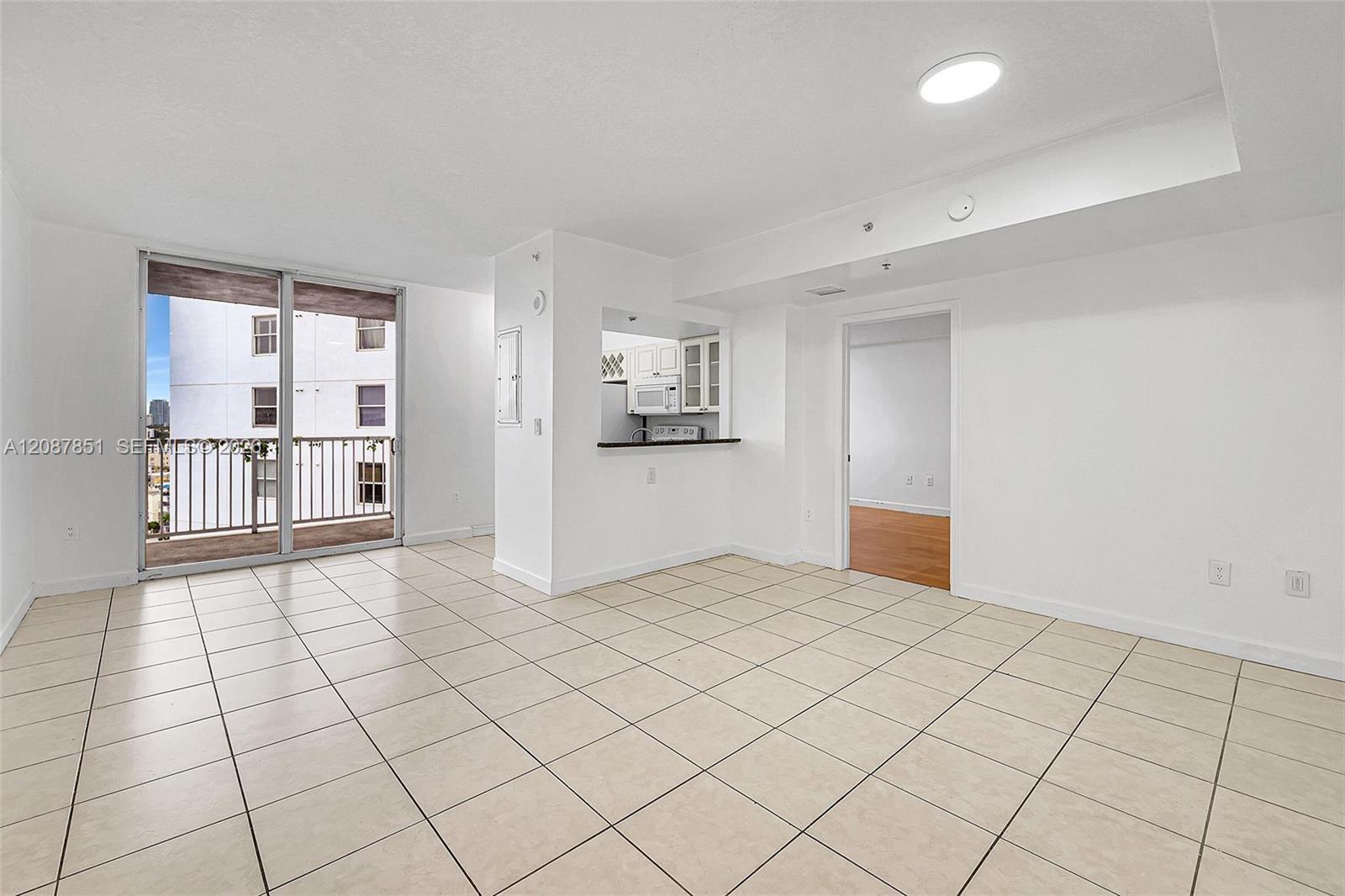 1 Glen Royal Pkwy # 1010 — Photo 3