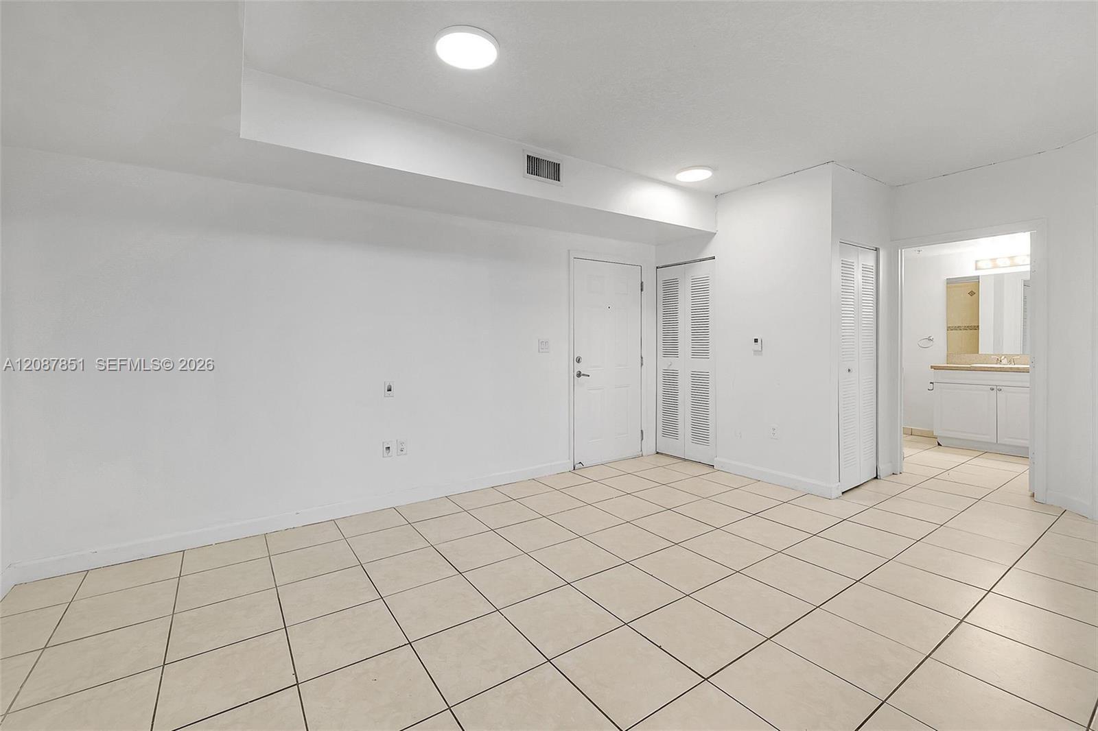 1 Glen Royal Pkwy # 1010 — Photo 5