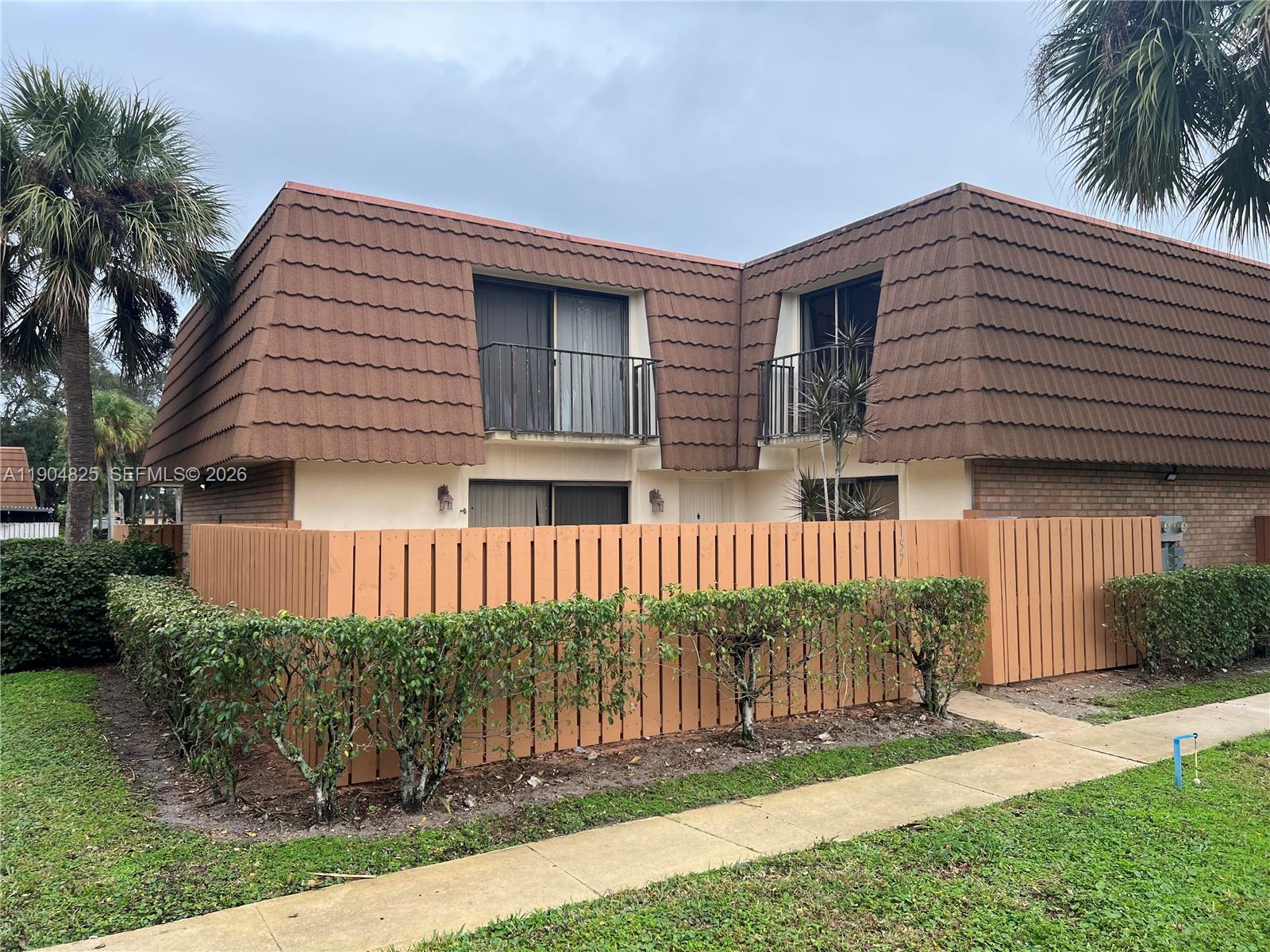 157 Heritage Way, West Palm Beach FL 33407