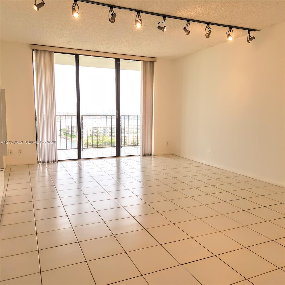 18151 NE 31st Ct # 1707 — Photo 5