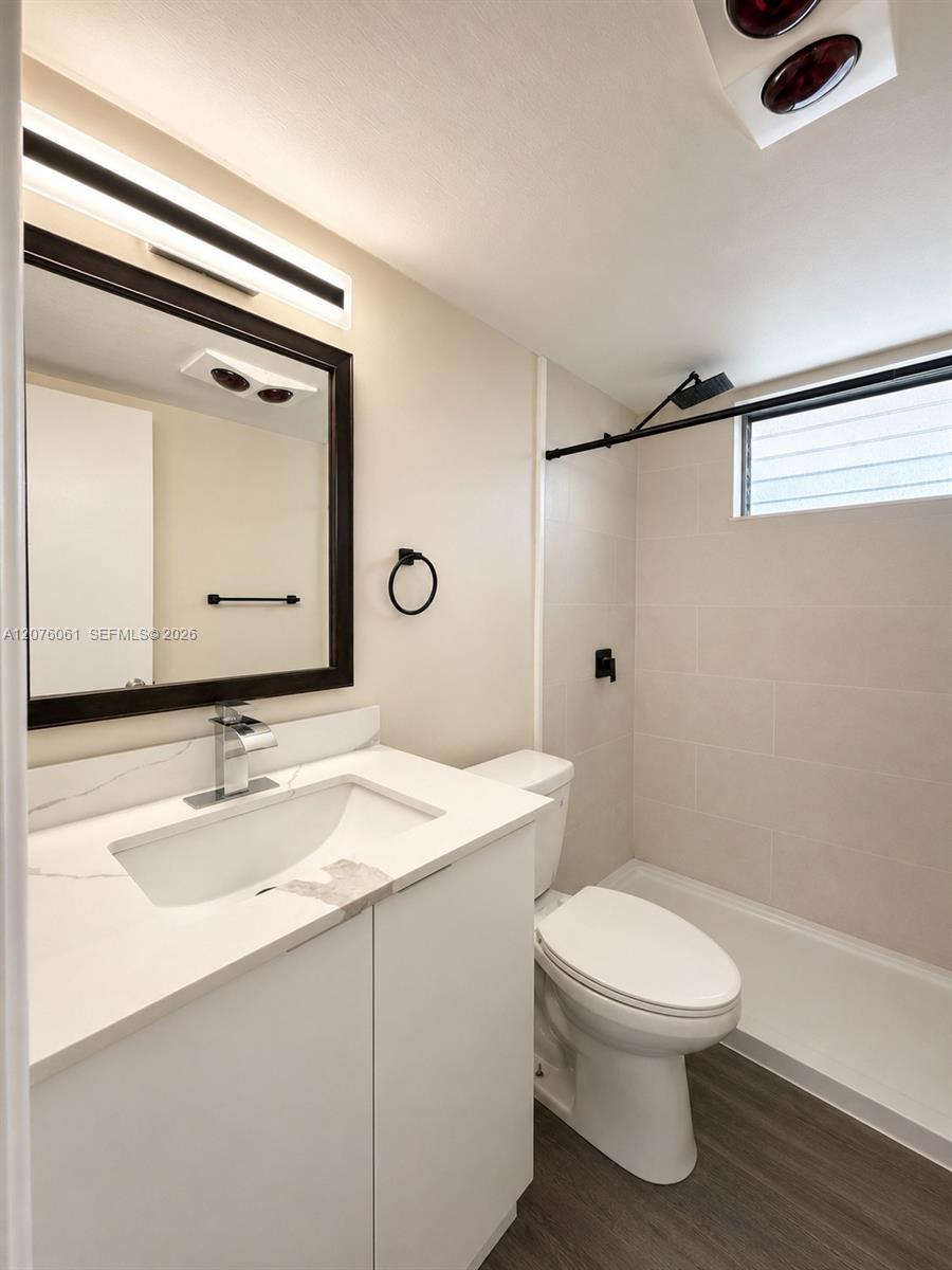 1711 NE 56th St # 5 — Photo 4