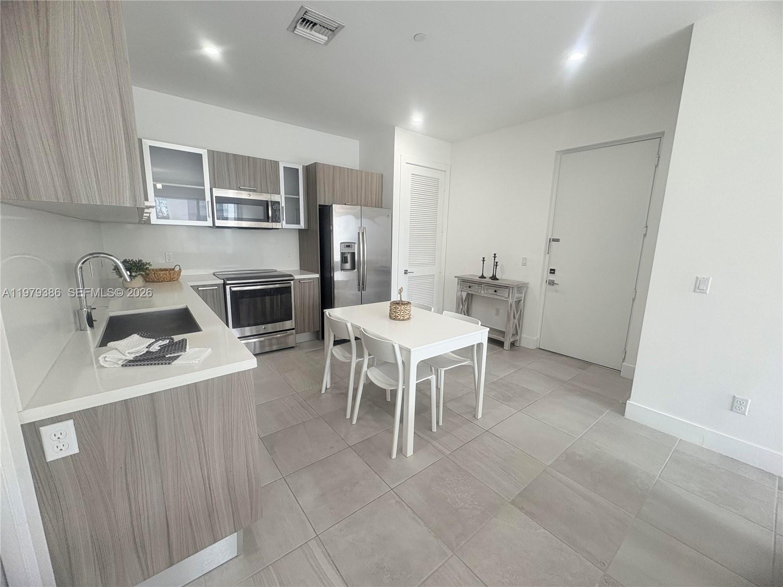 1045 NE 18th Ave # 304, Fort Lauderdale FL 33304