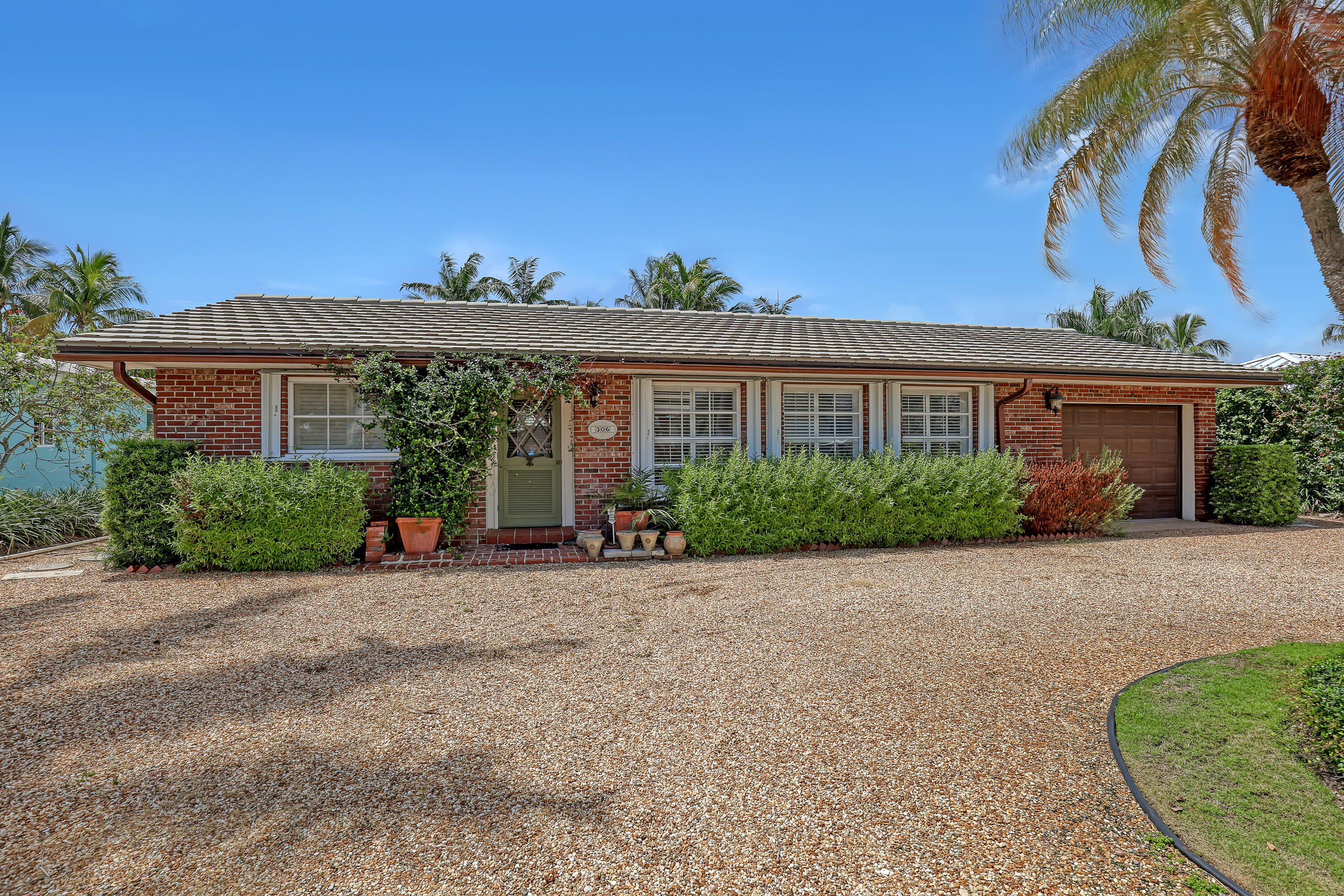 306 CASCADE Lane, Palm Beach Shores FL 33404