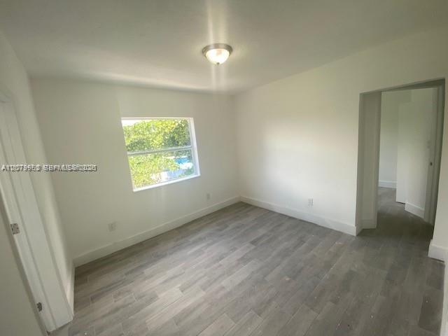 27 NE 60th Ter — Photo 5