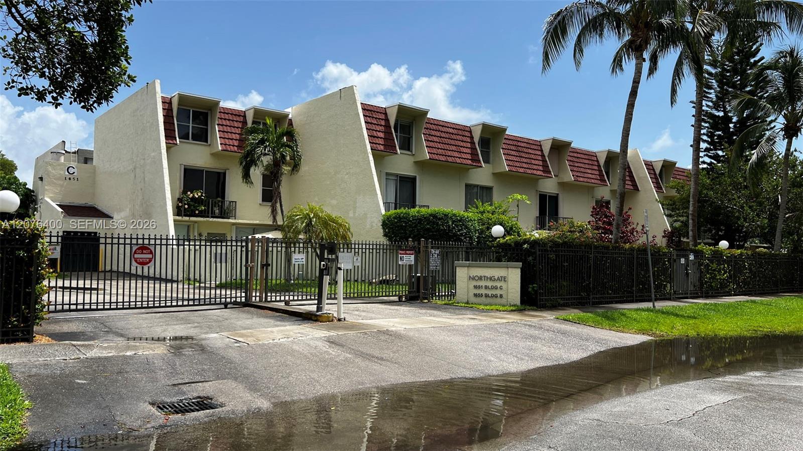 1655 NE 115th St # 21B, Miami FL 33181