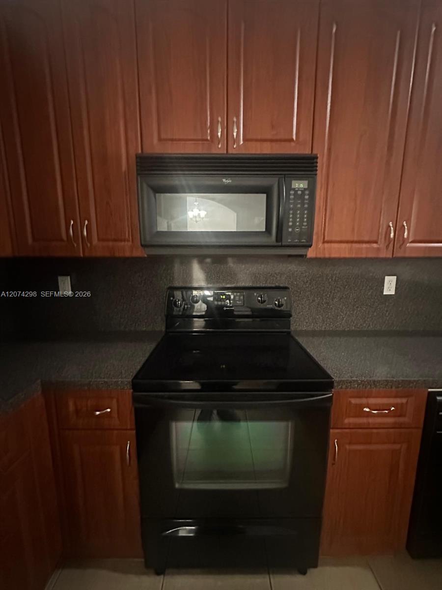 3372 NE 11th Dr # 3372 — Photo 4