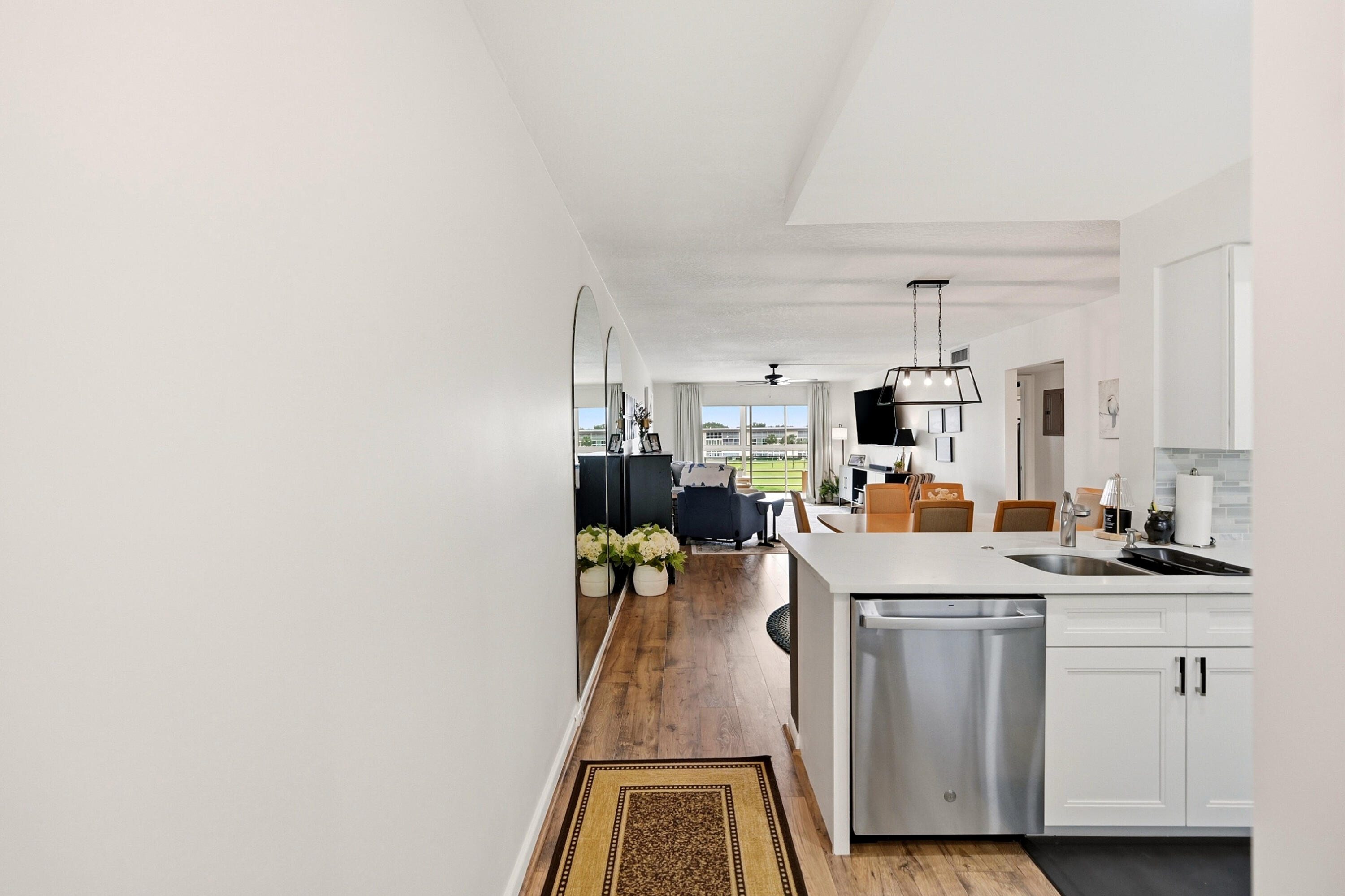 2905 Victoria Place # C4 — Photo 4