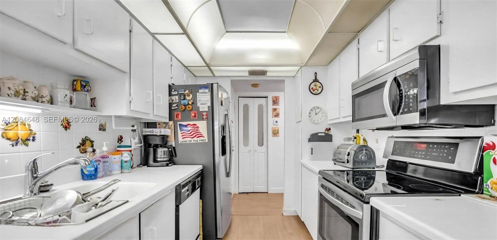 1300 Saint Charles Pl # L11 — Photo 4