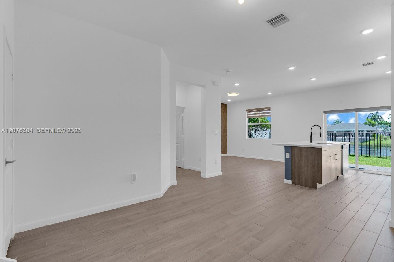 805 SE 18th St # 805 — Photo 2