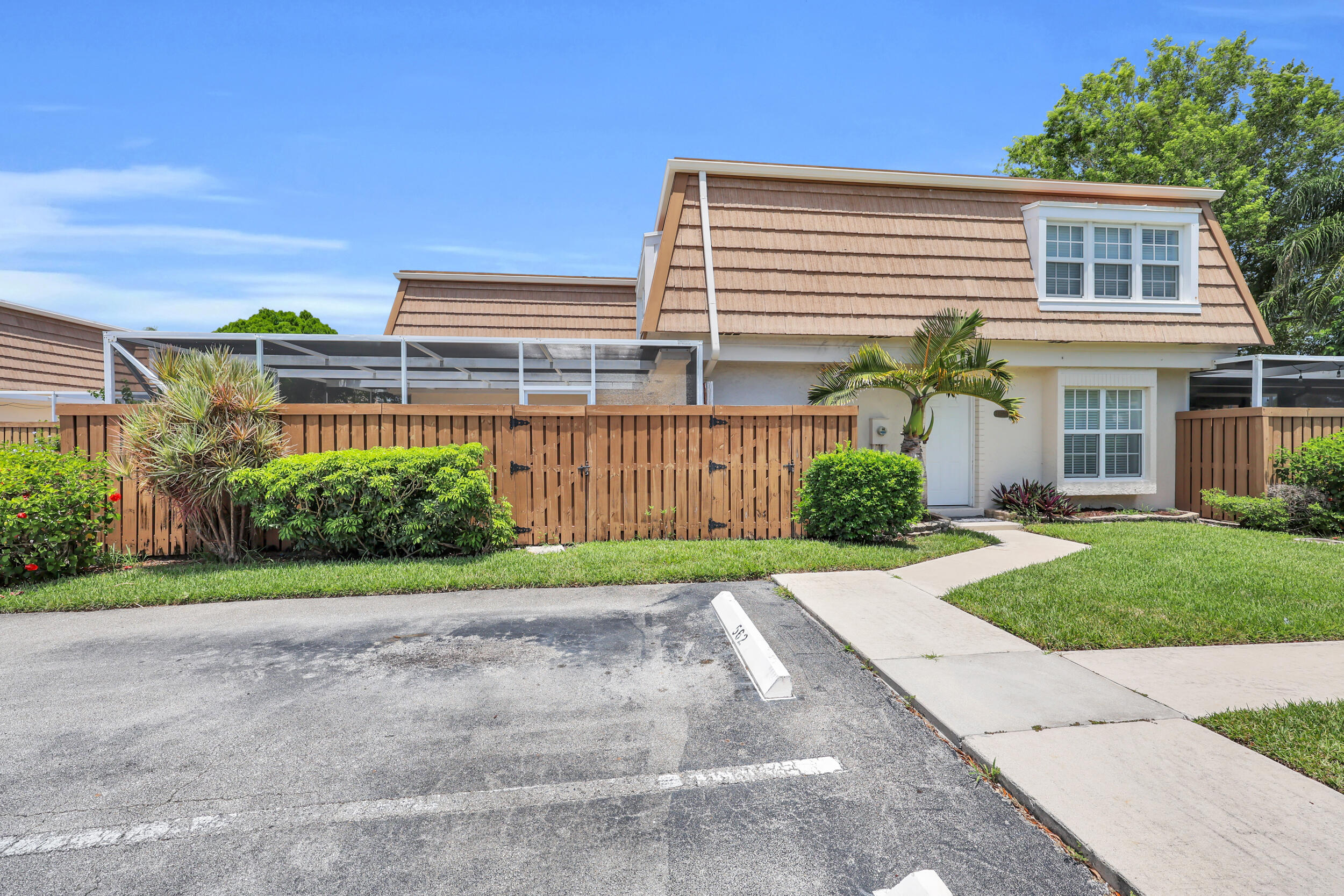 11557 WINCHESTER Drive, Palm Beach Gardens FL 33410