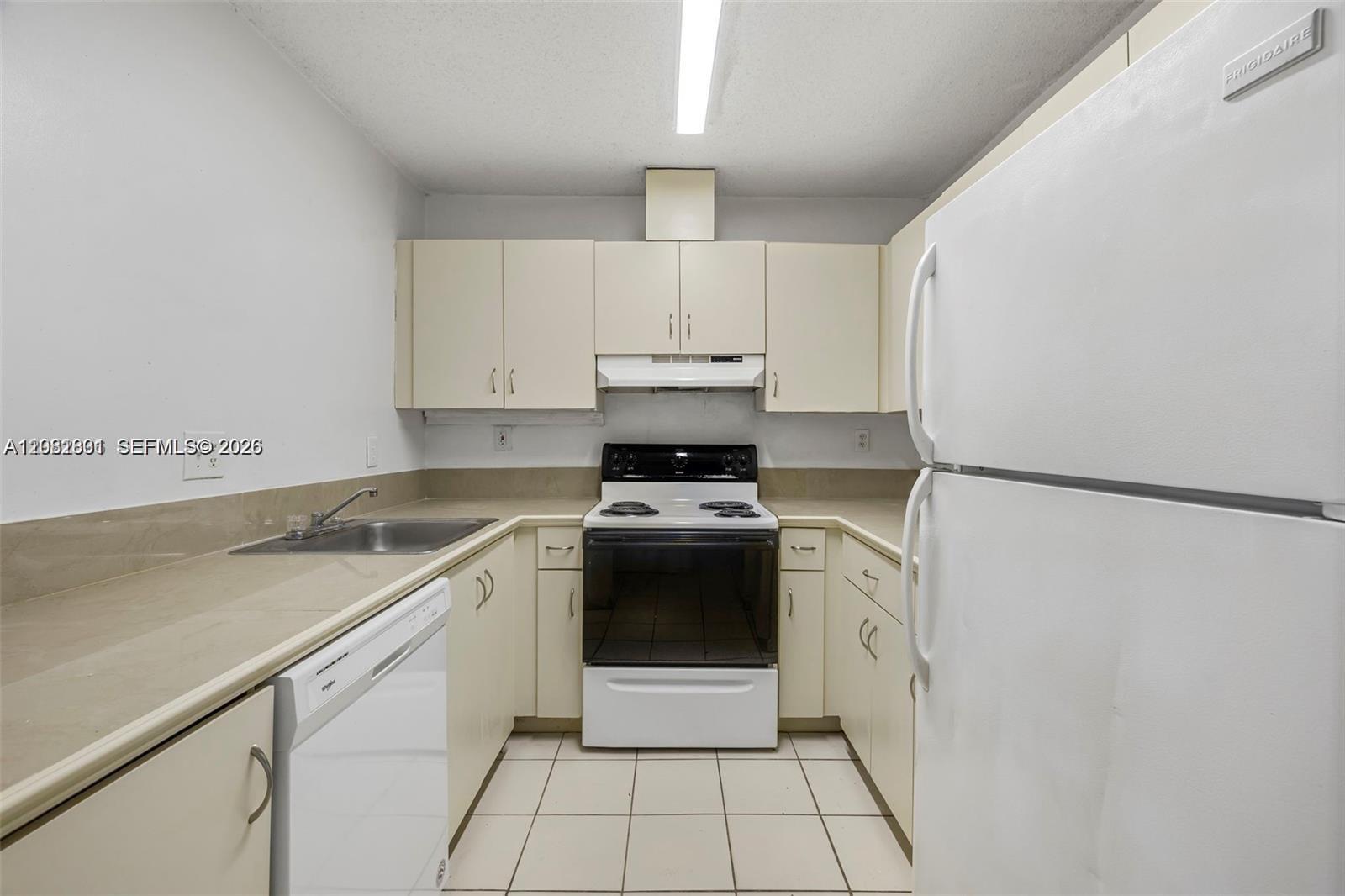 8421 SW 209th St # 8421 — Photo 5