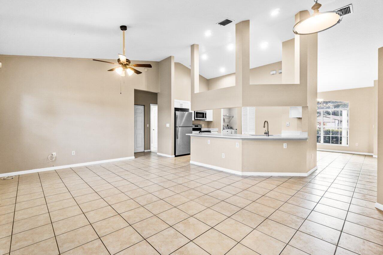 273 Ponce De Leon Street — Photo 4
