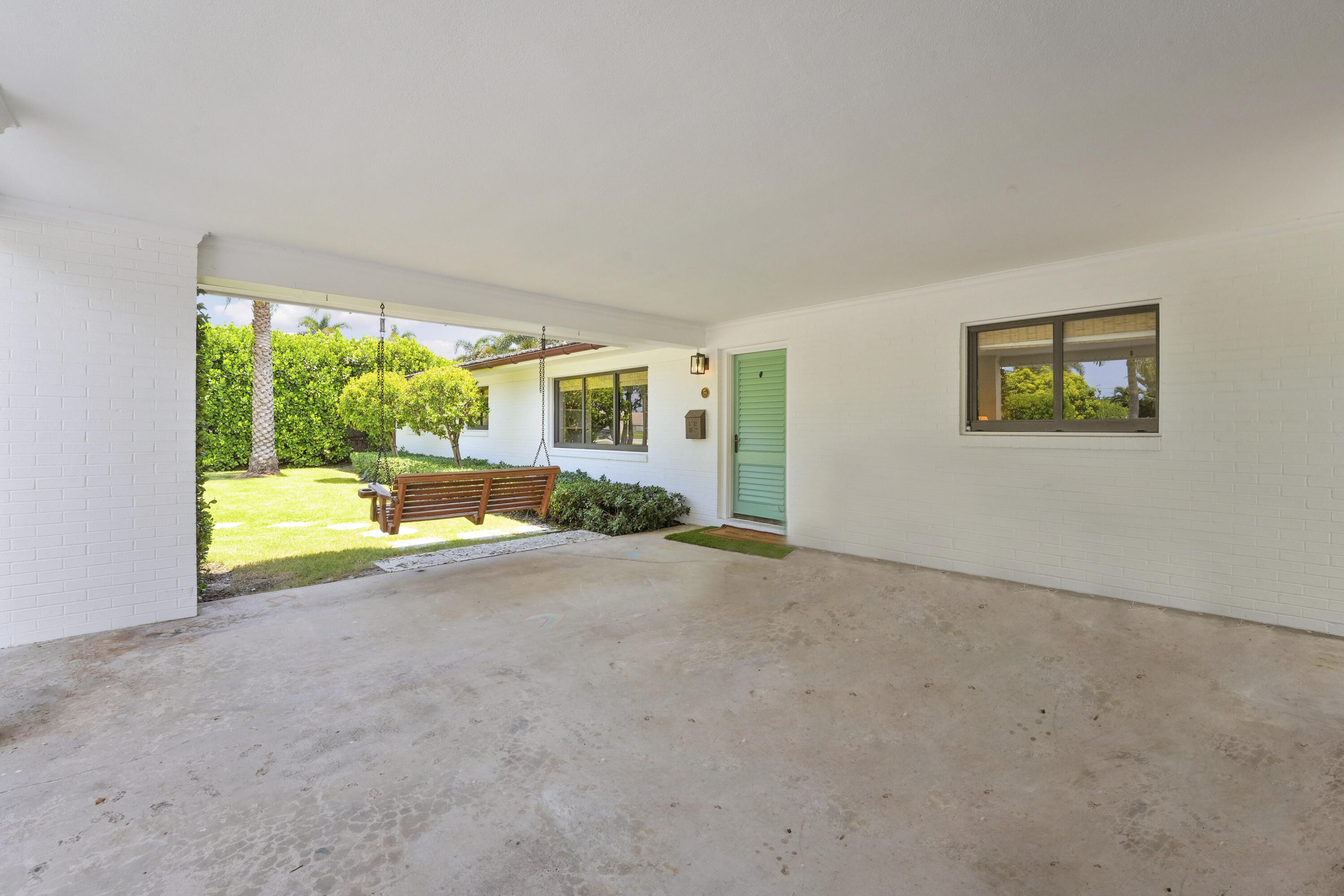 704 PELICAN Way — Photo 3
