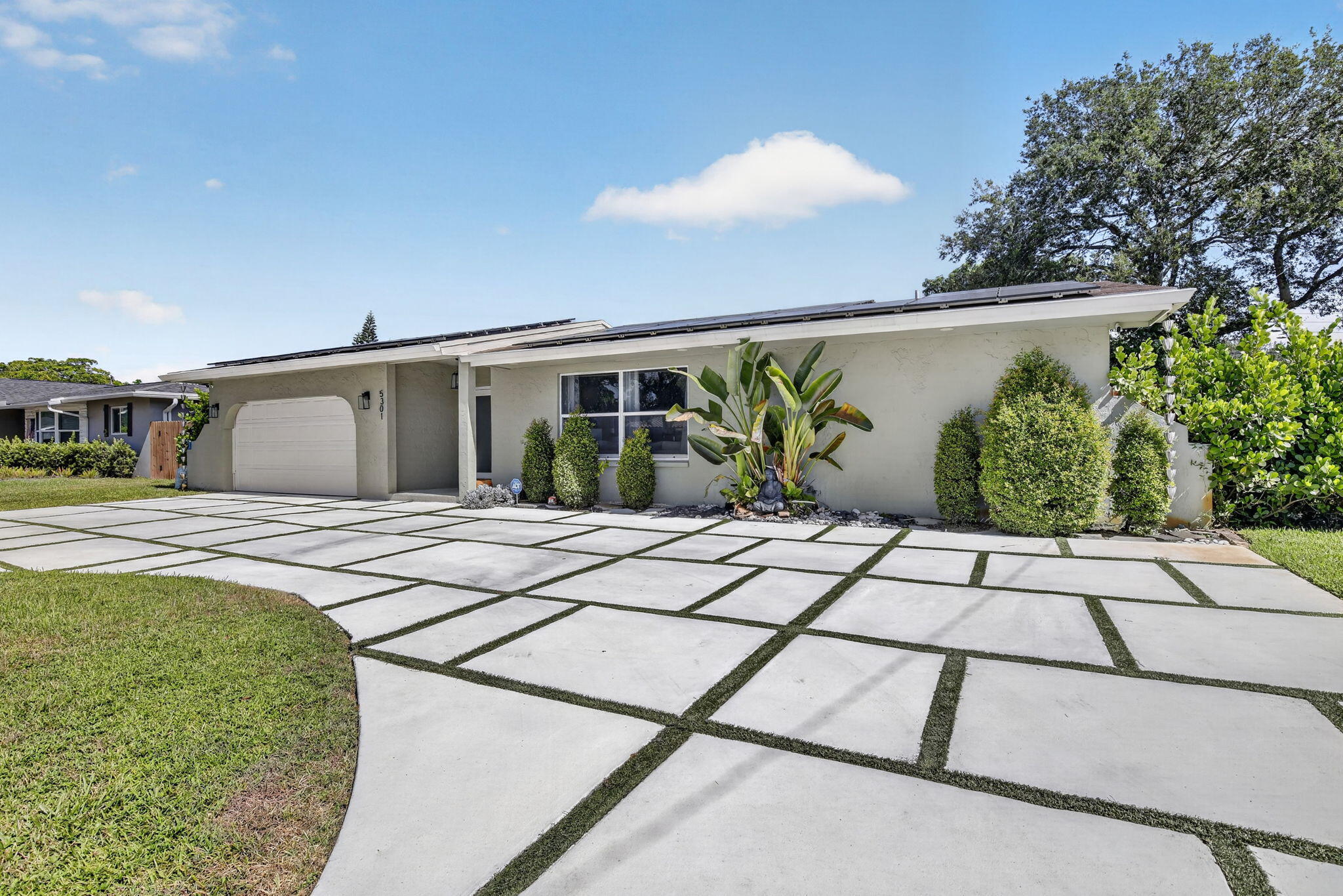 5301 SW 8TH Court — Photo 2
