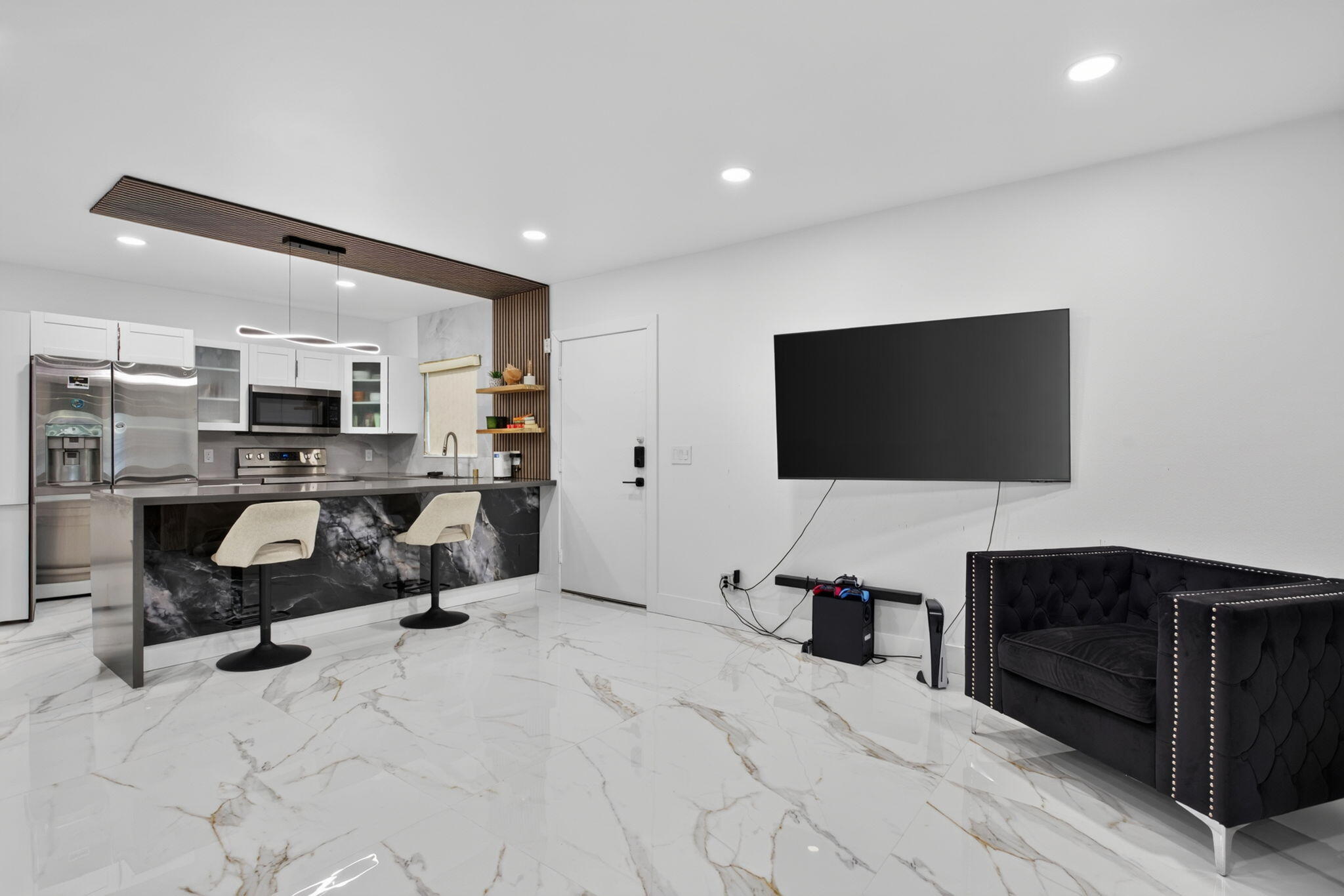 8404 W SAMPLE Road # 230 — Photo 4