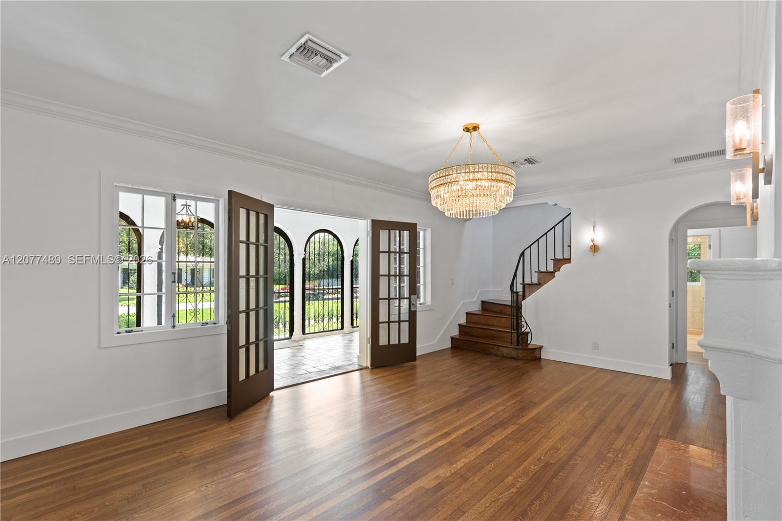 1202 Granada Blvd — Photo 4