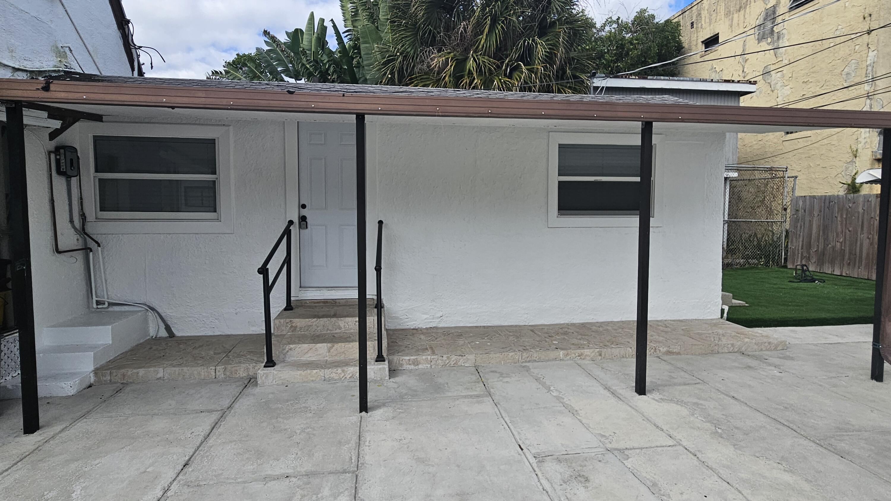 425 Ardmore Road — Photo 3