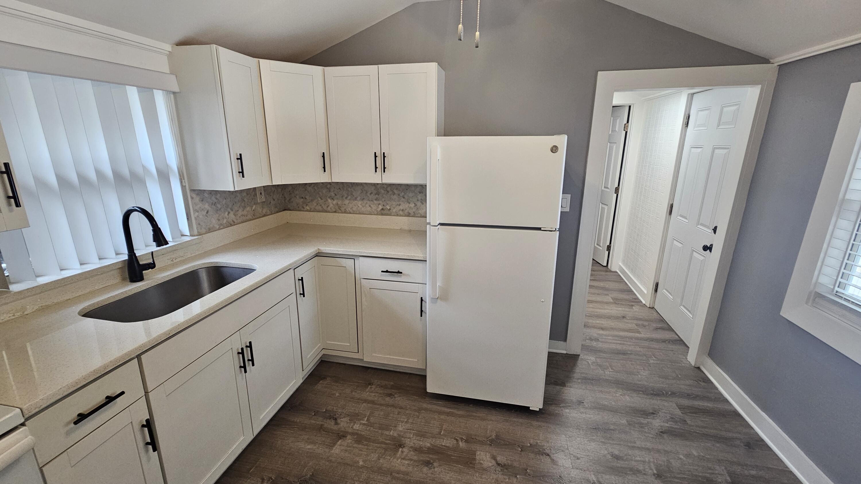 425 Ardmore Road — Photo 5