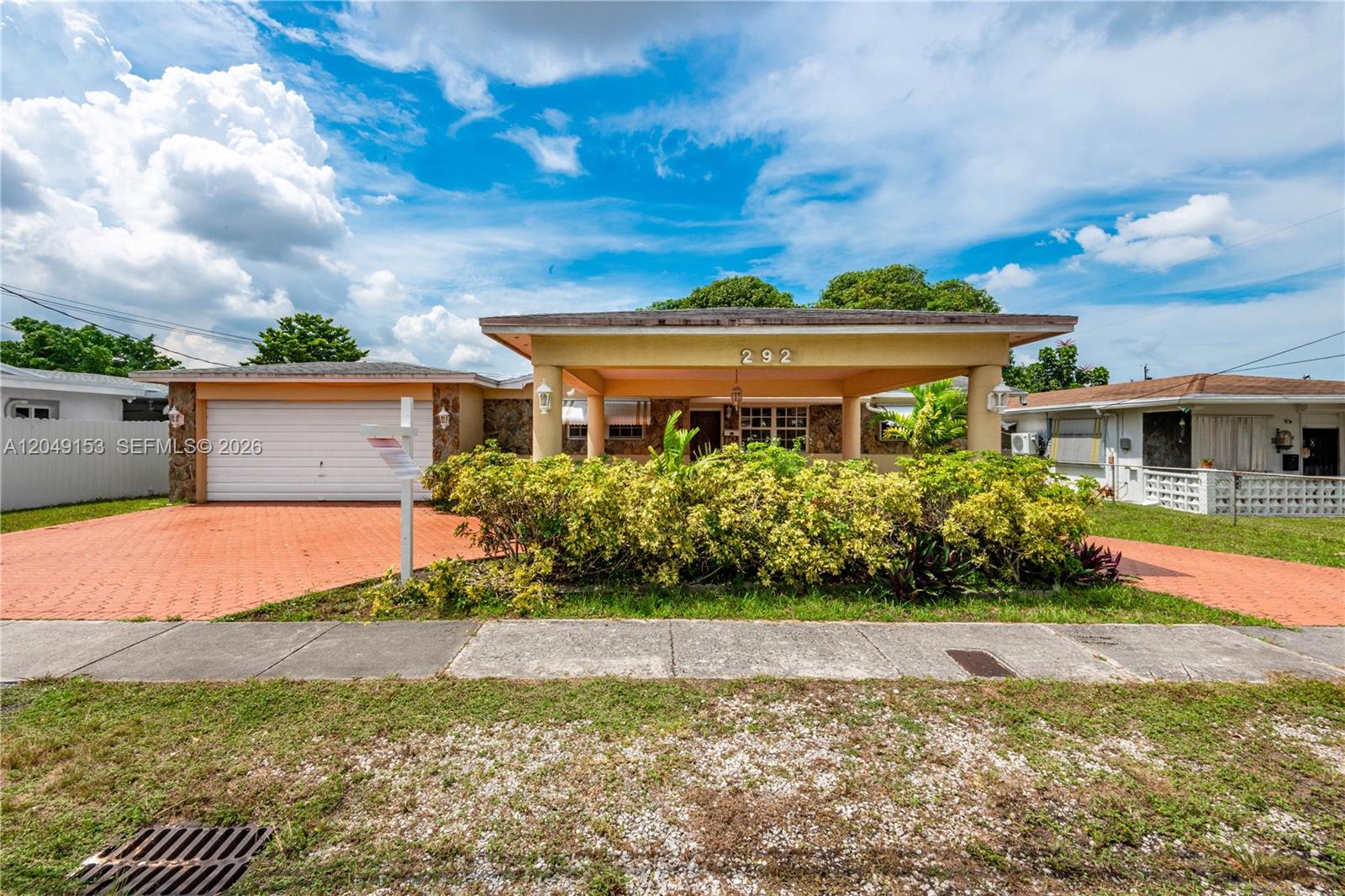 292 W 39th Pl, Hialeah FL 33012